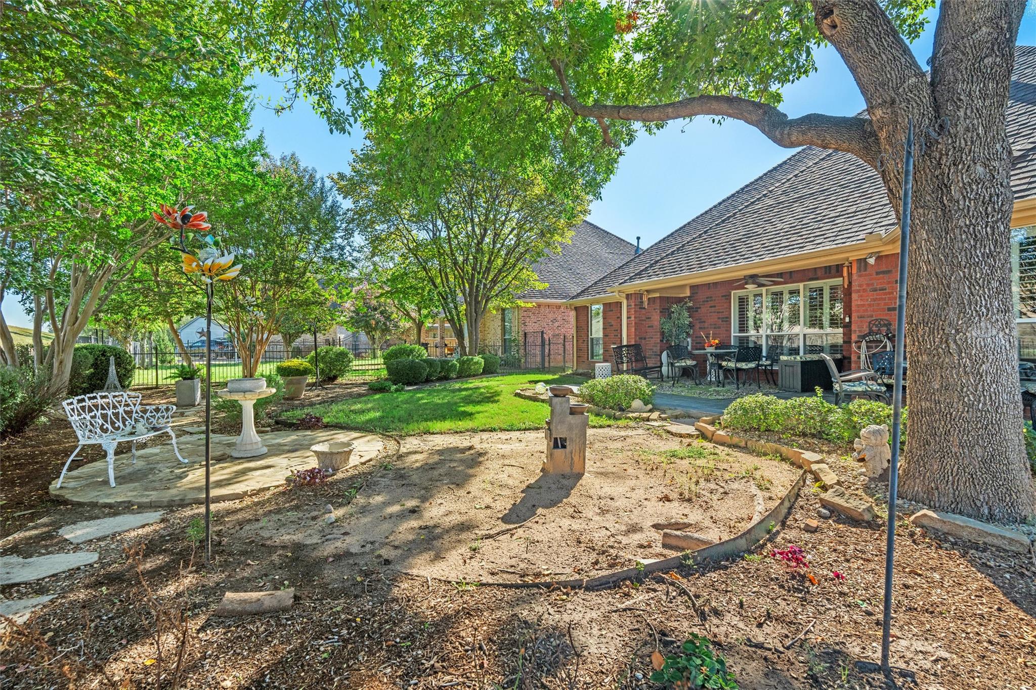 main property photo 22