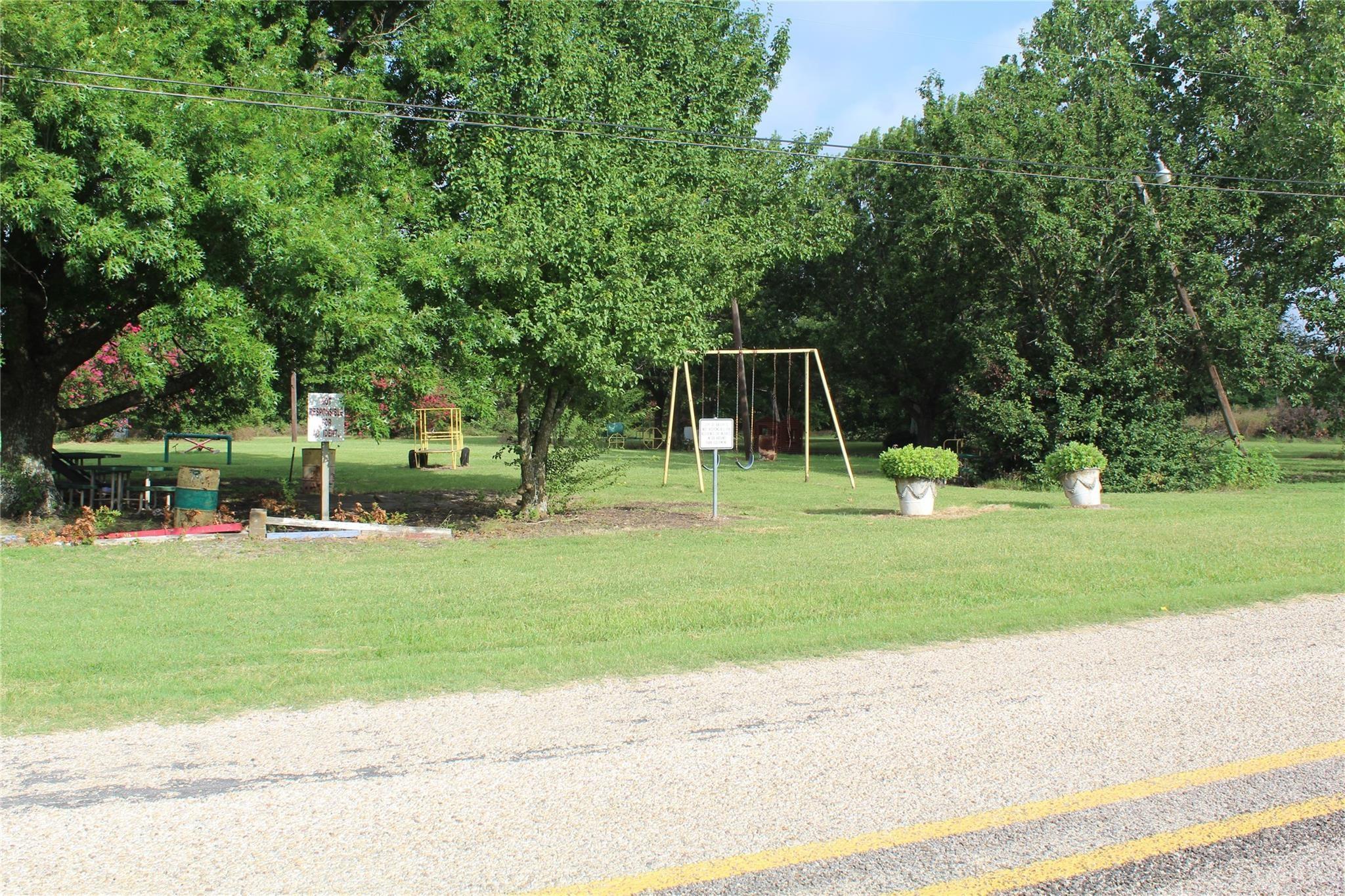 main property photo 11