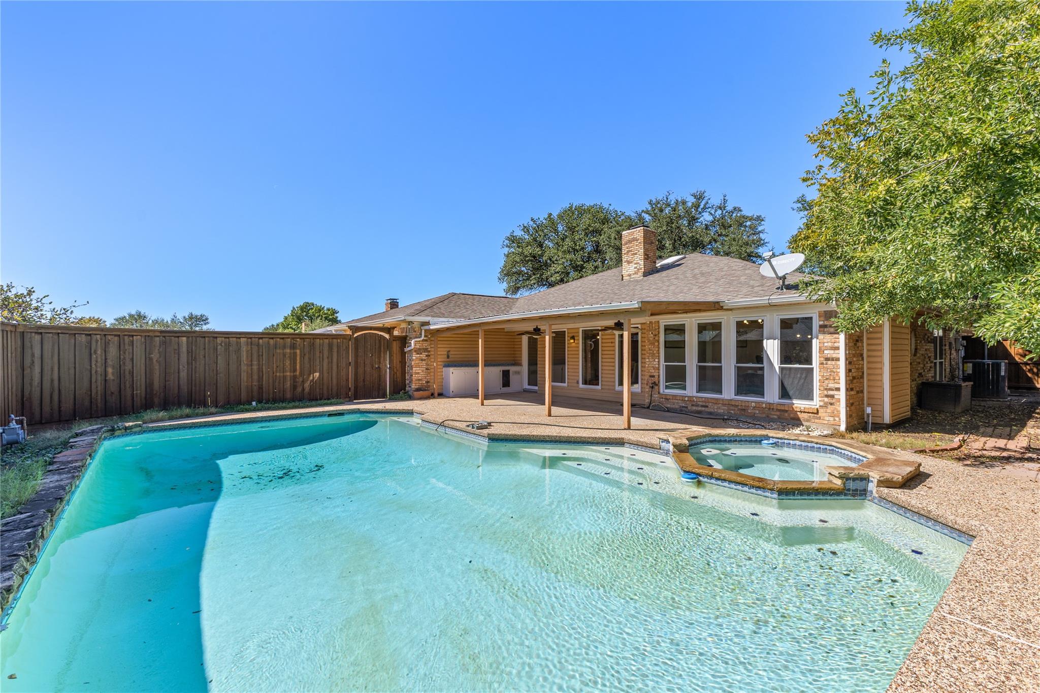 main property photo 30
