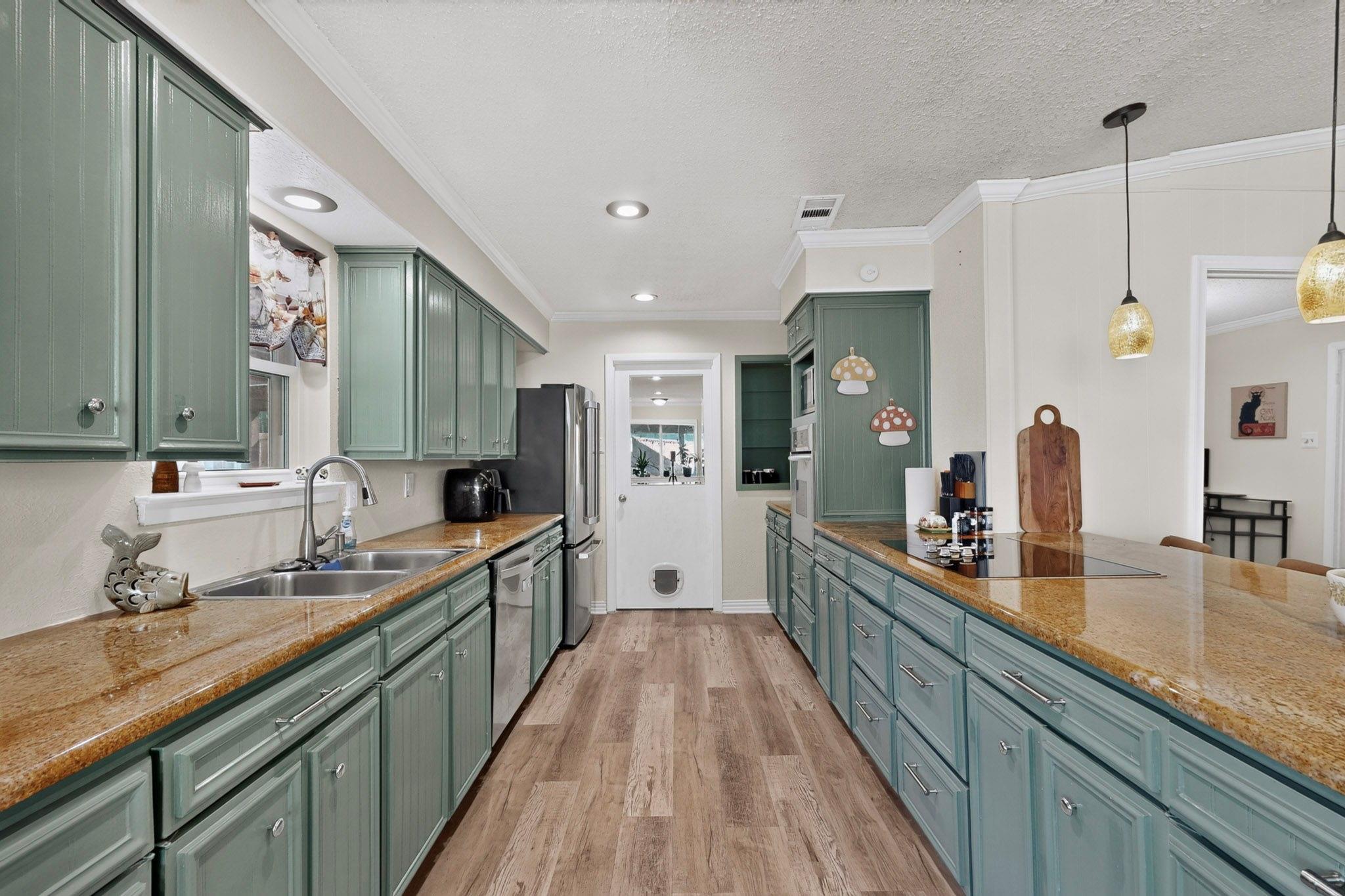 main property photo 11