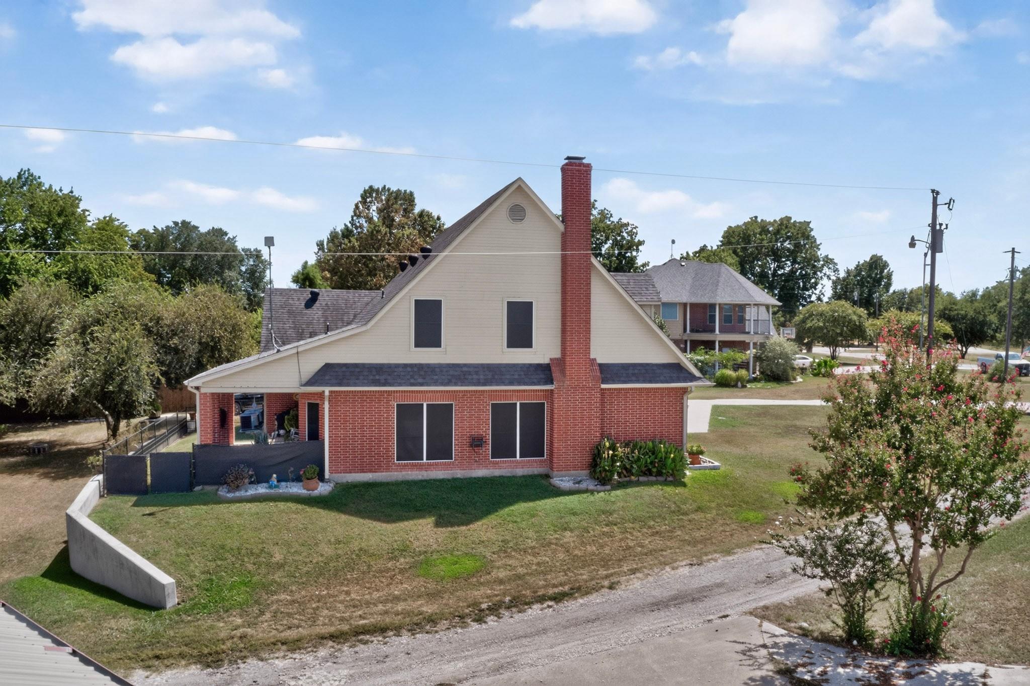 main property photo 31