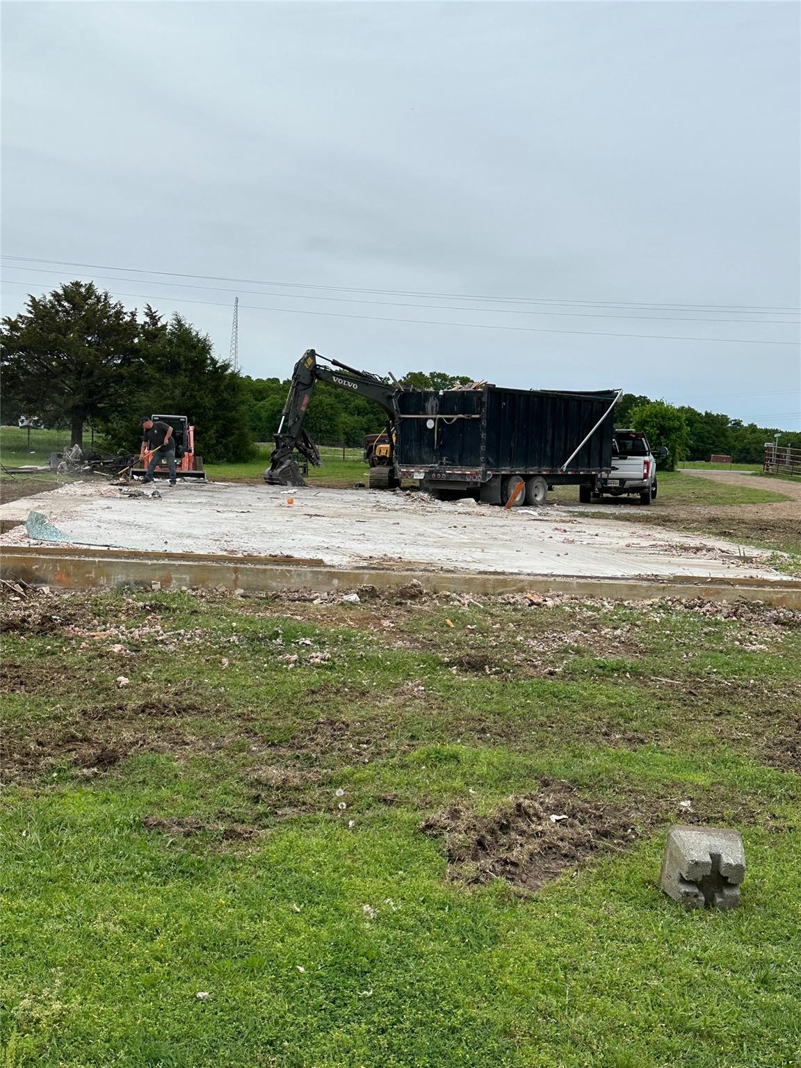 main property photo 14