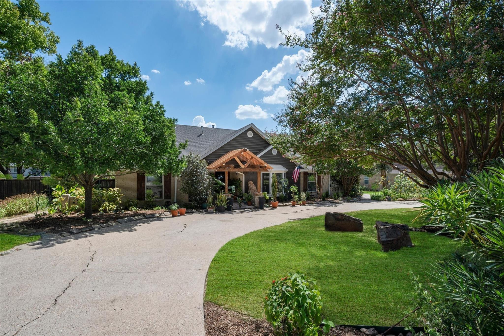 main property photo 6