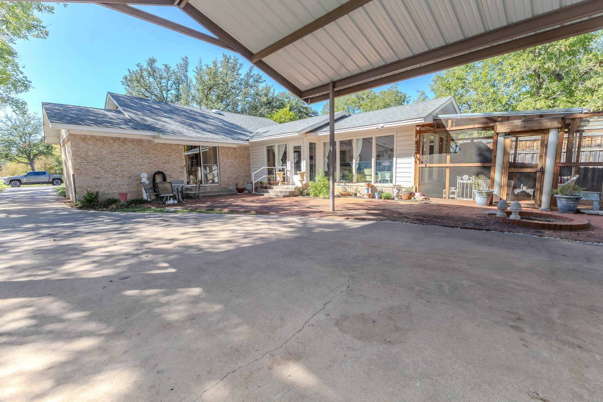 main property photo 32