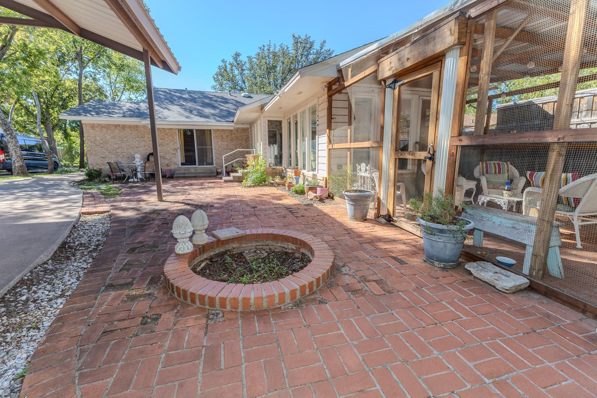 main property photo 37
