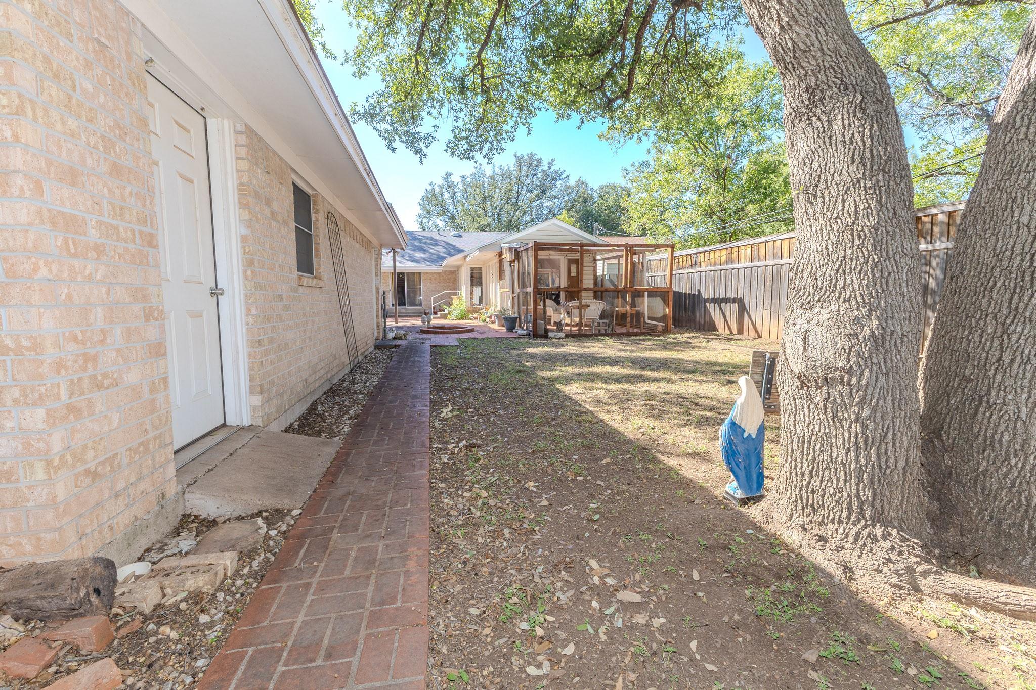 main property photo 38