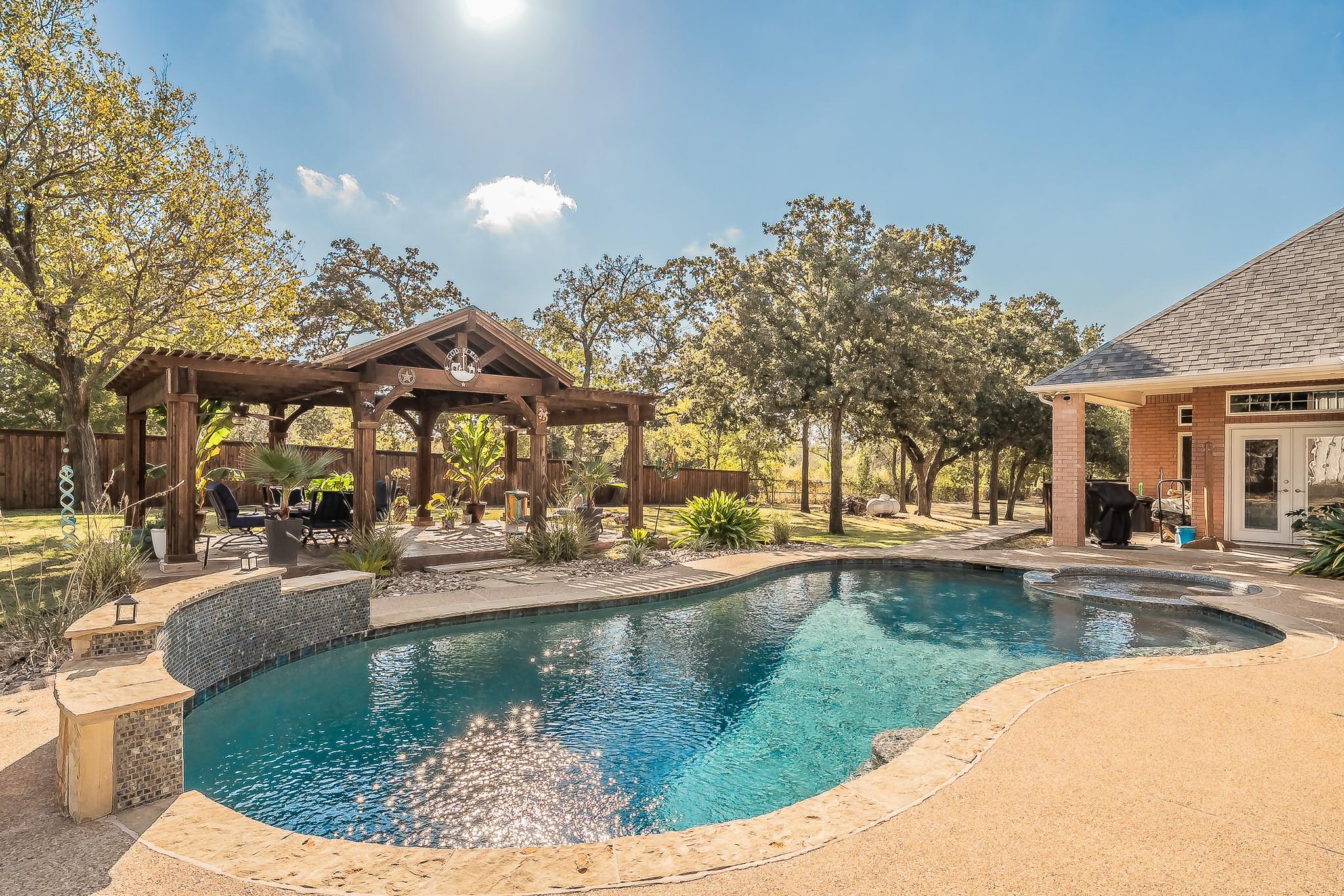 main property photo 32