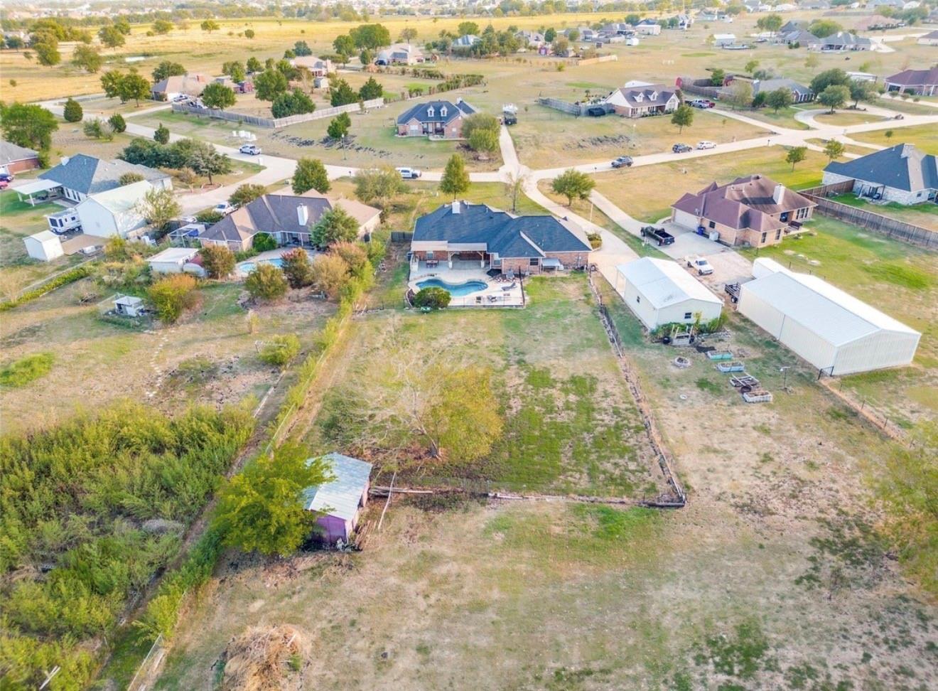 main property photo 23