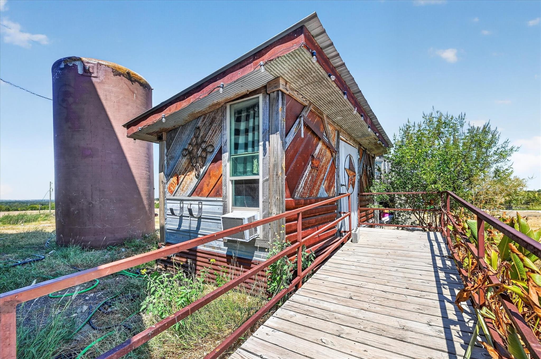 main property photo 10