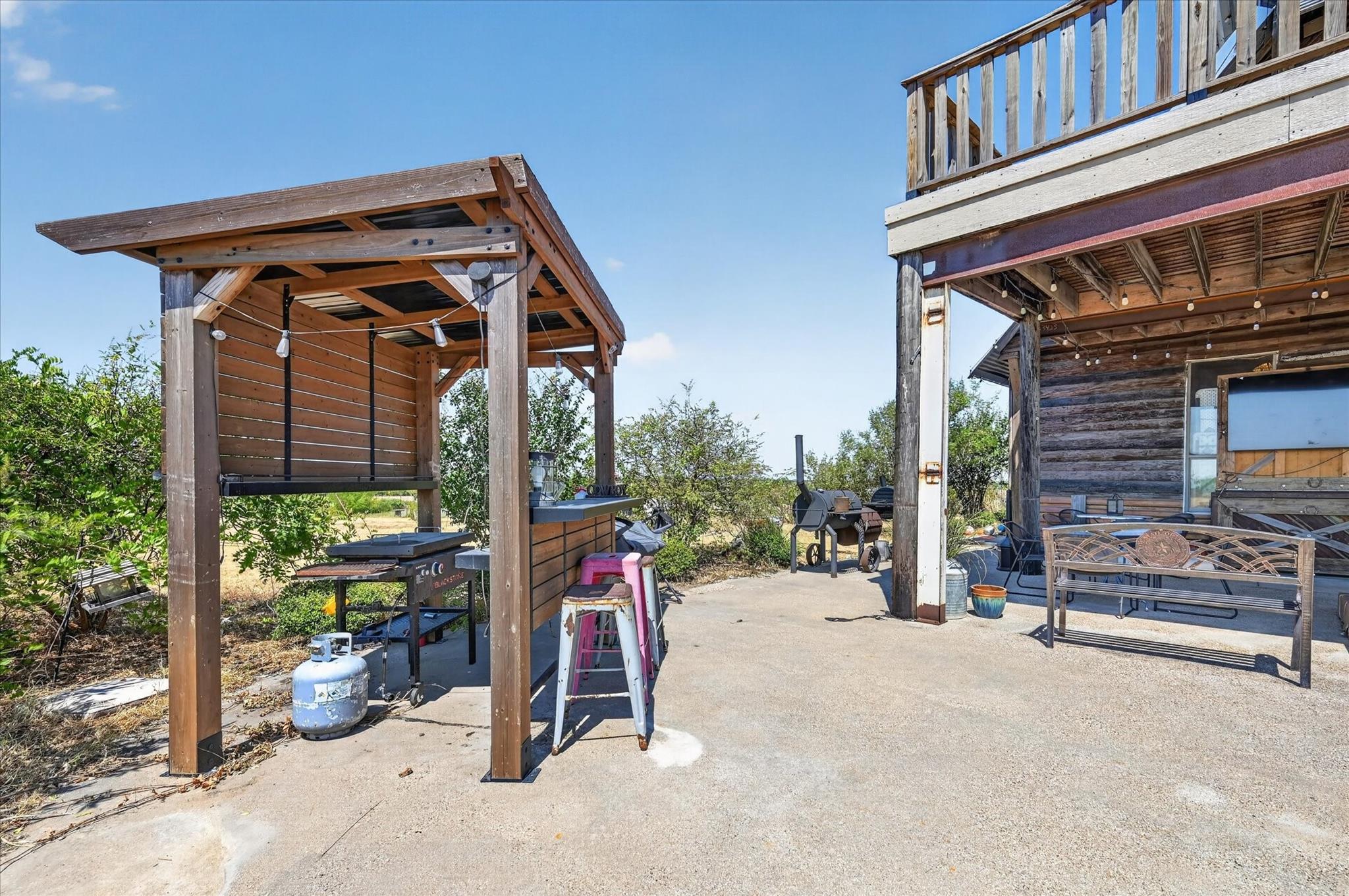 main property photo 8