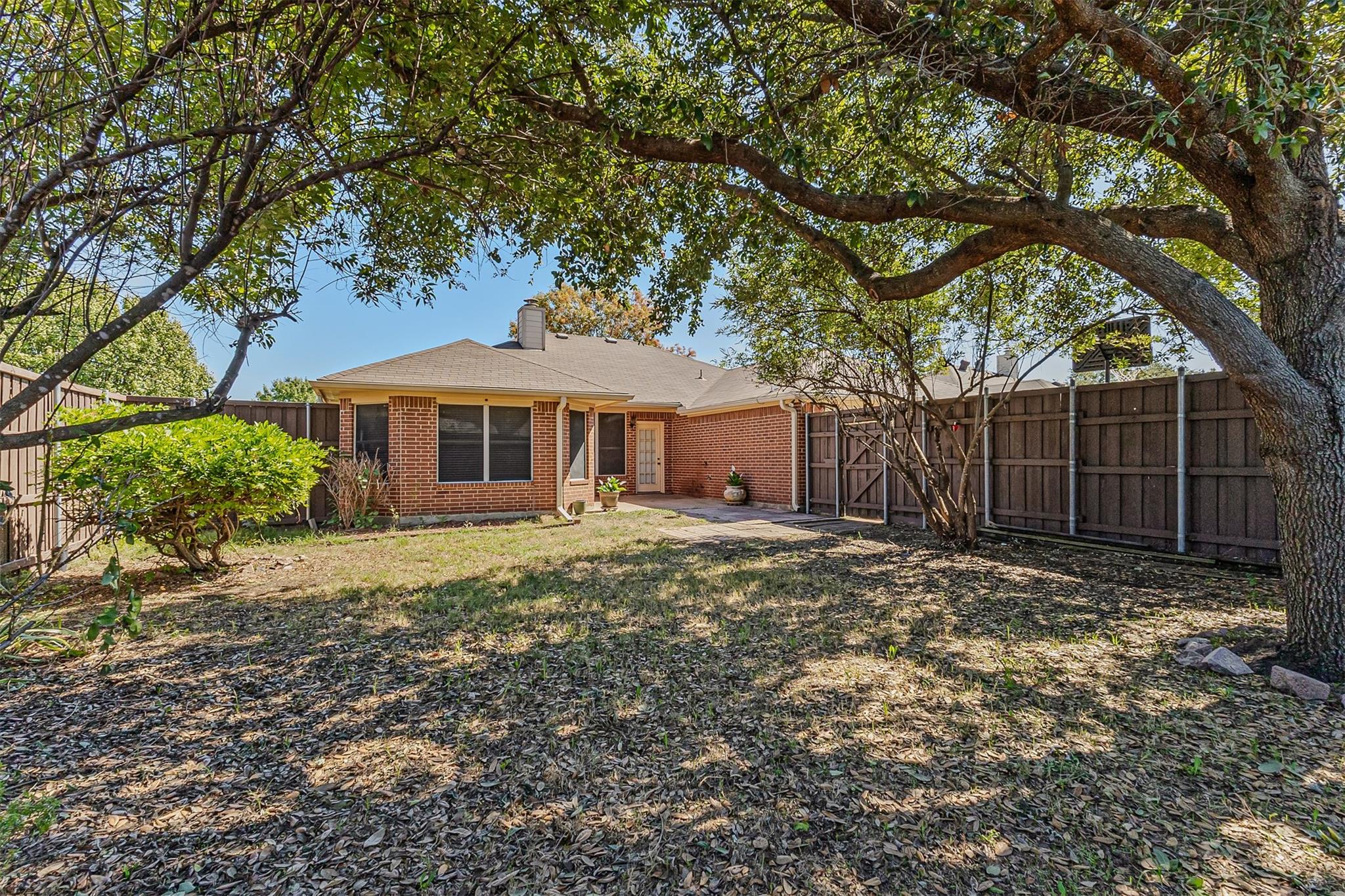 main property photo 28