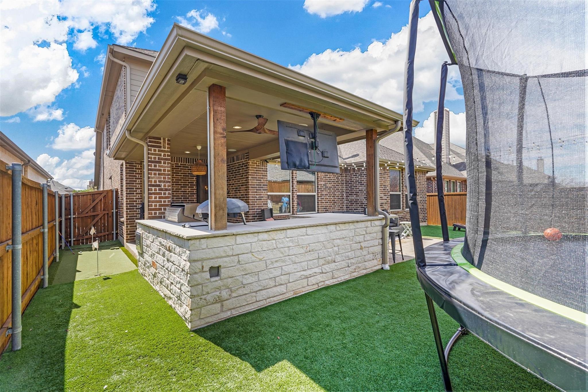 main property photo 19