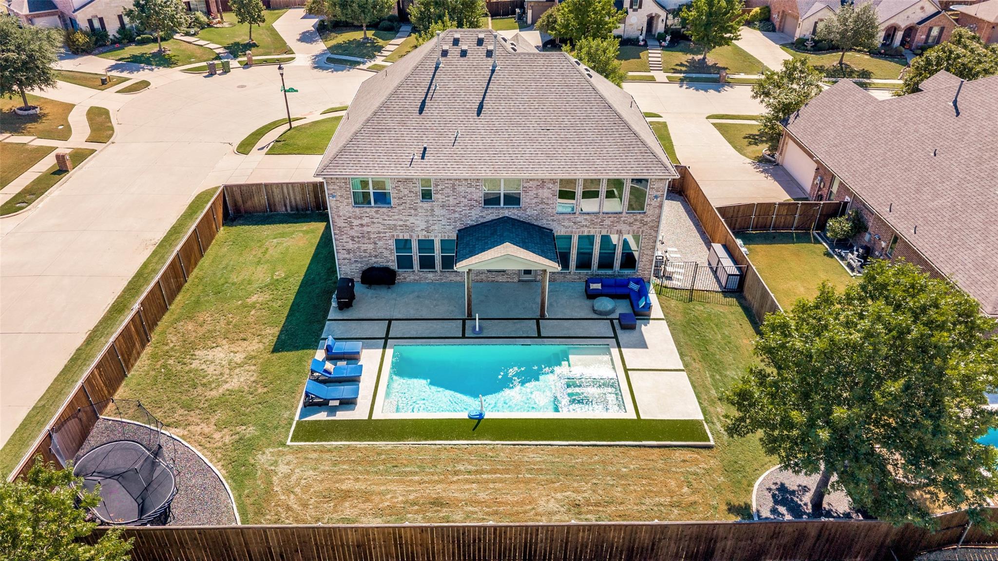 main property photo 29