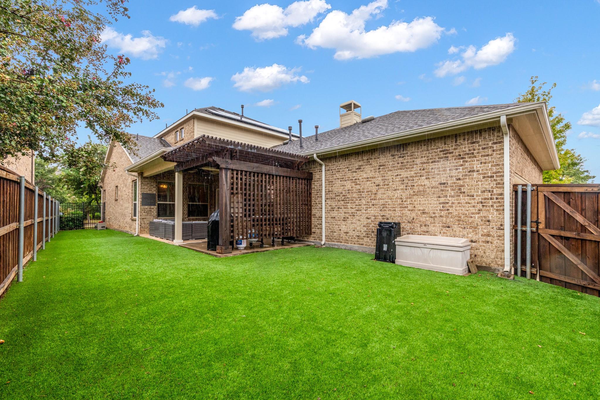 main property photo 31