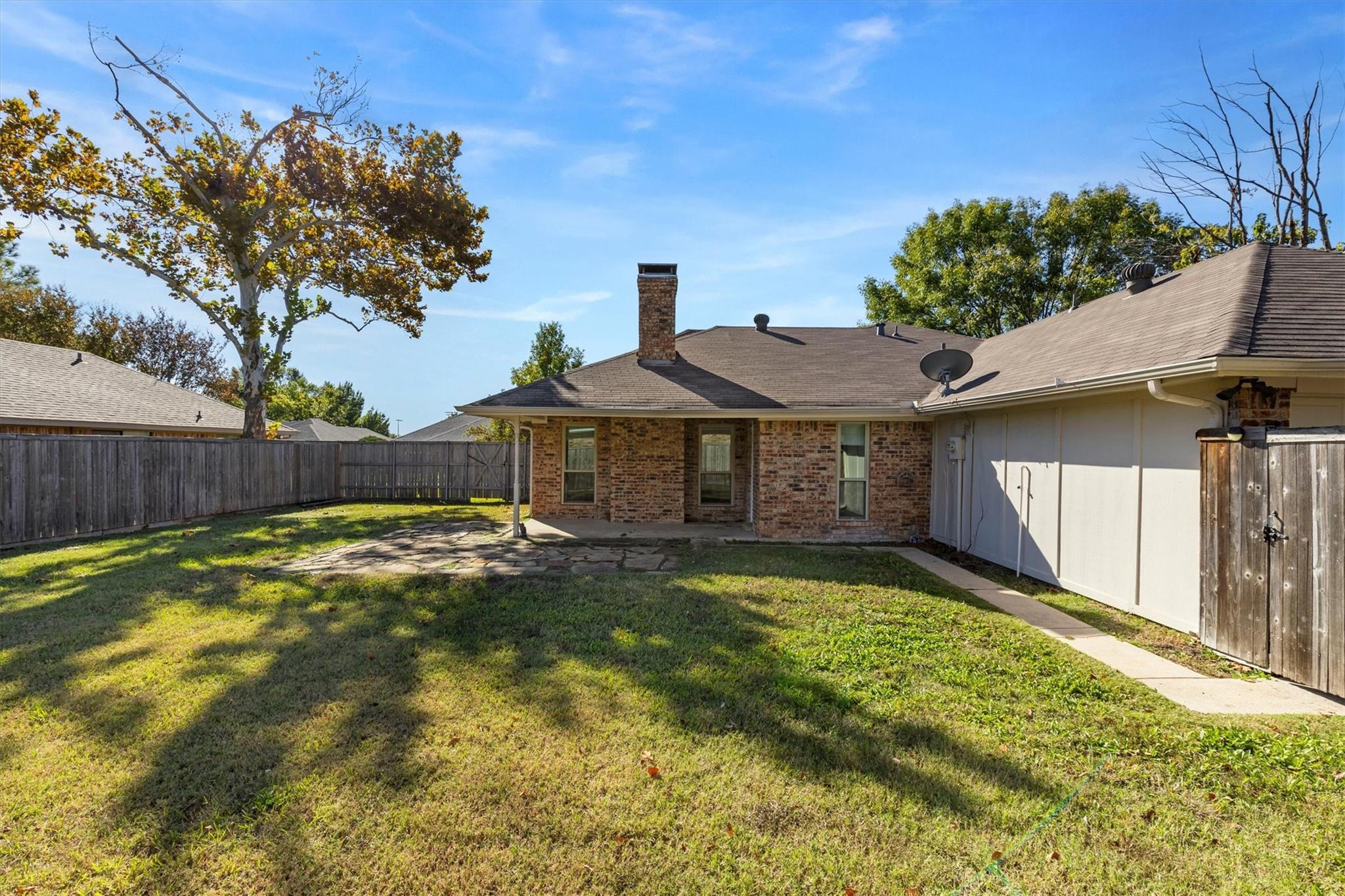 main property photo 25