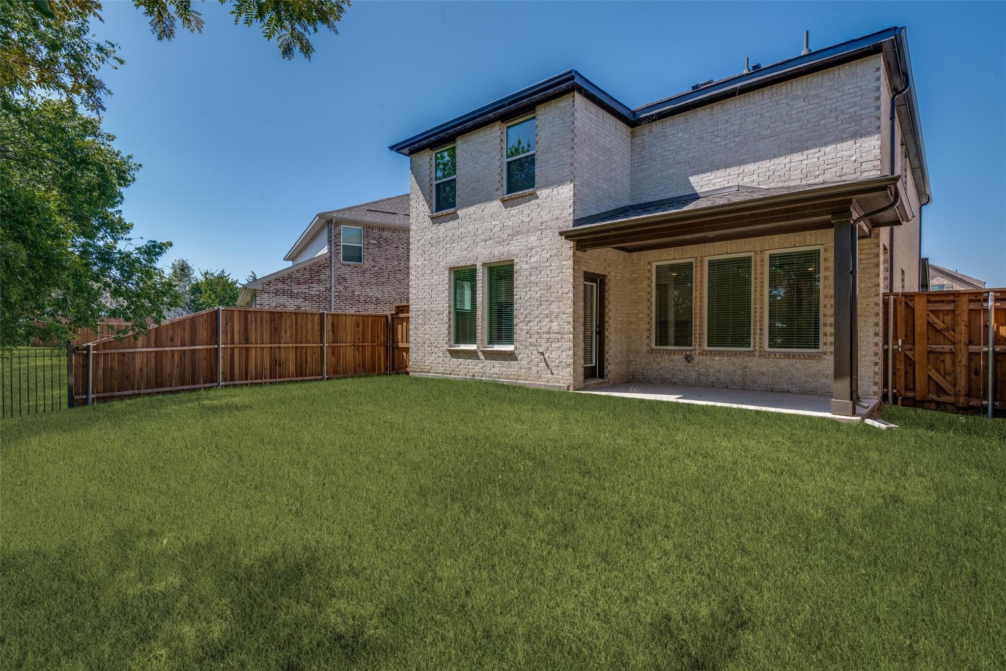 main property photo 10