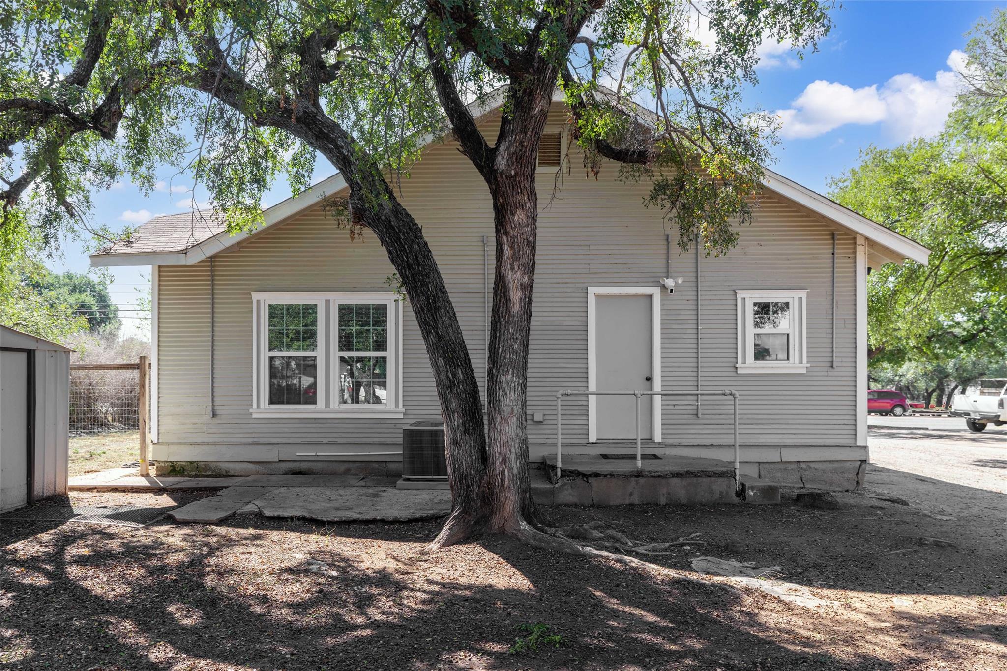main property photo 17