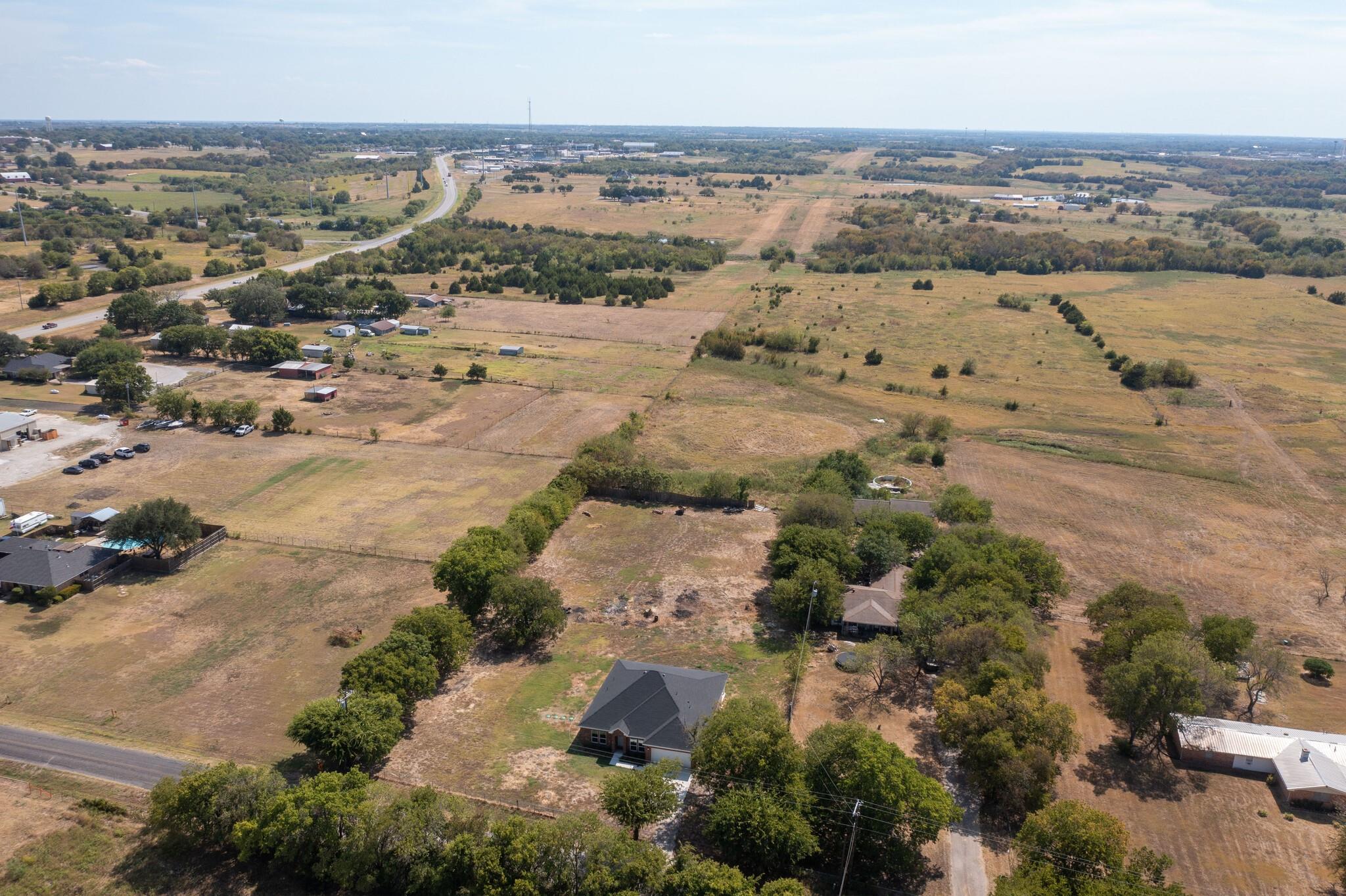 main property photo 31