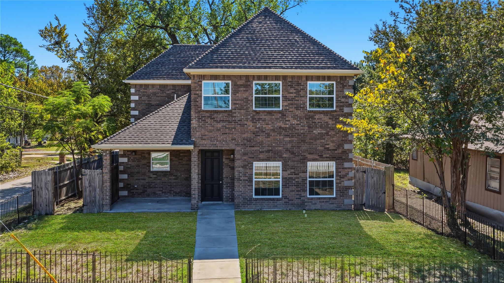 main property photo 2