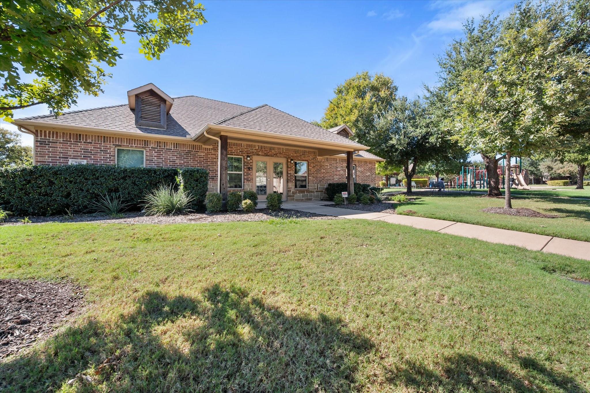 main property photo 28