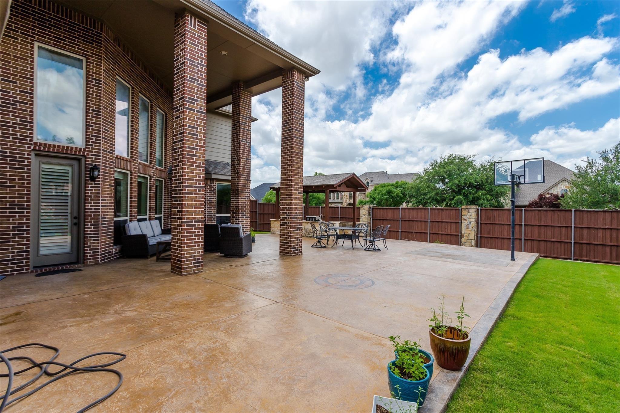 main property photo 35