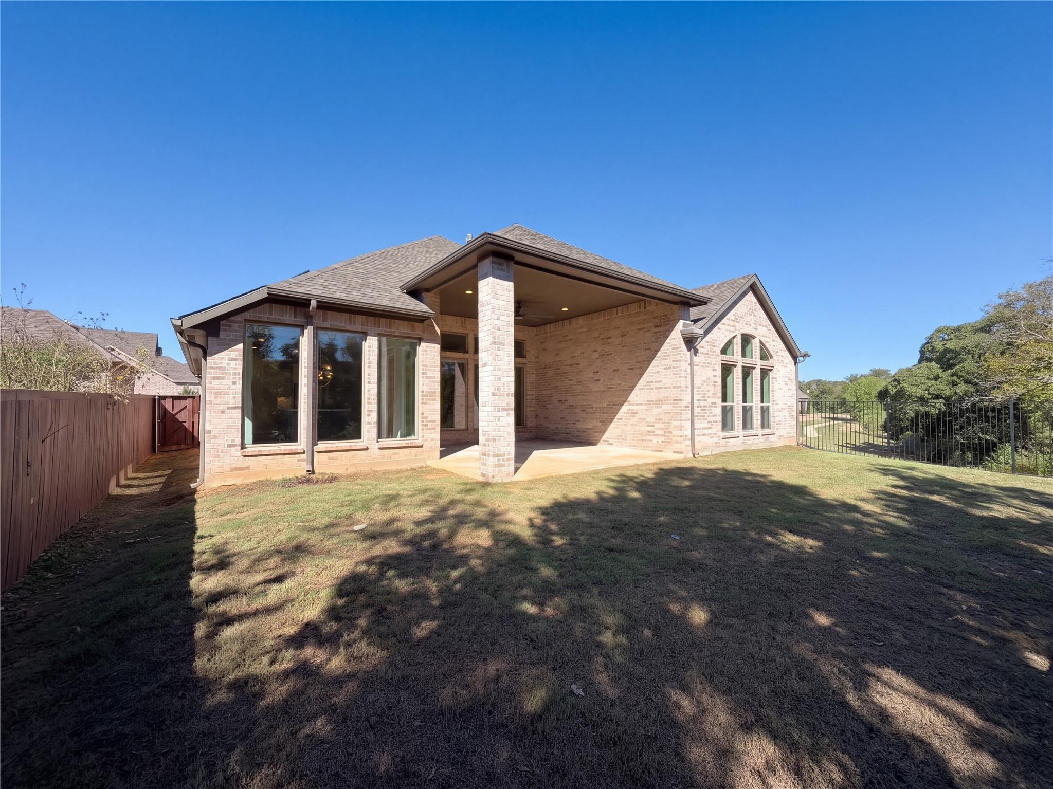 main property photo 29