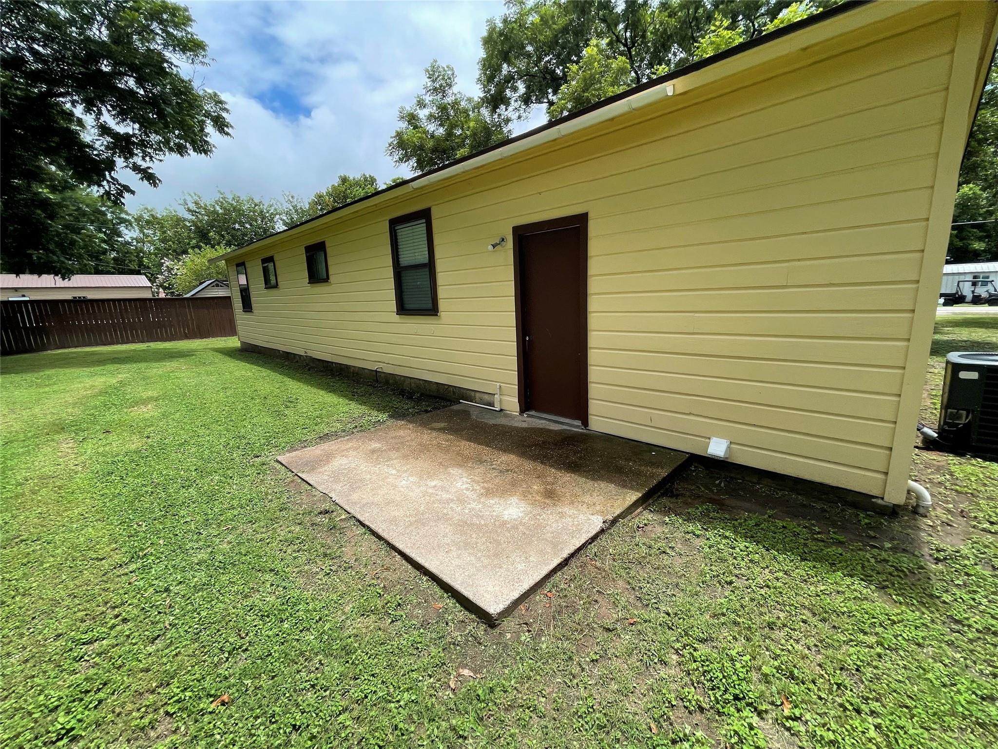 main property photo 6
