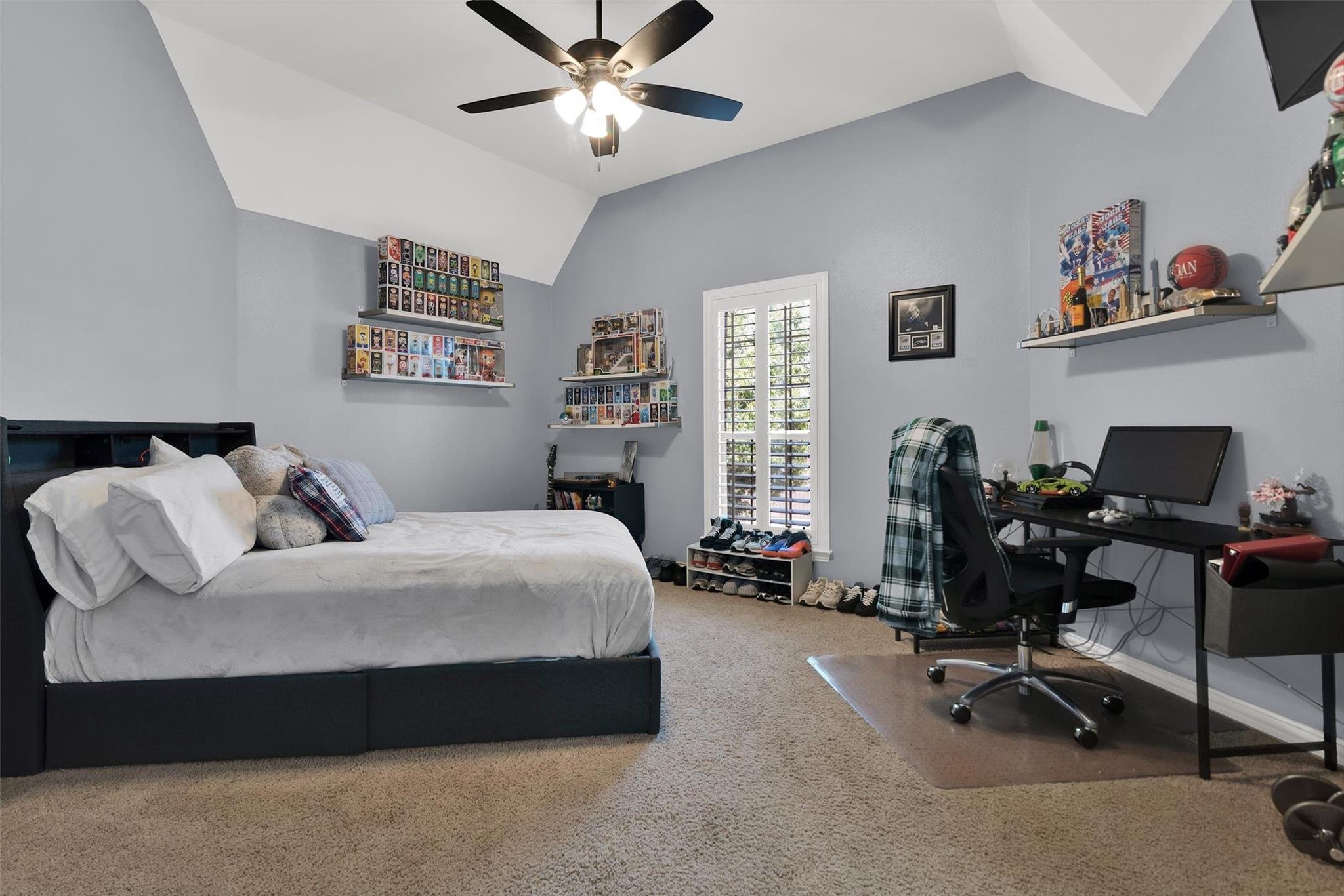 main property photo 31