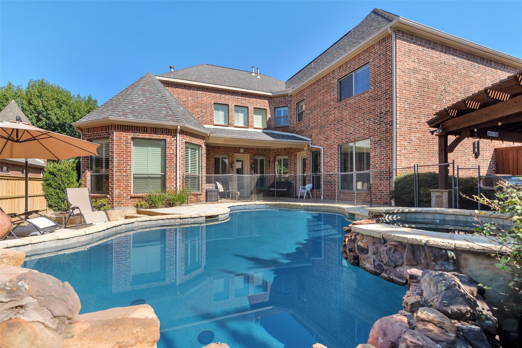 main property photo 33