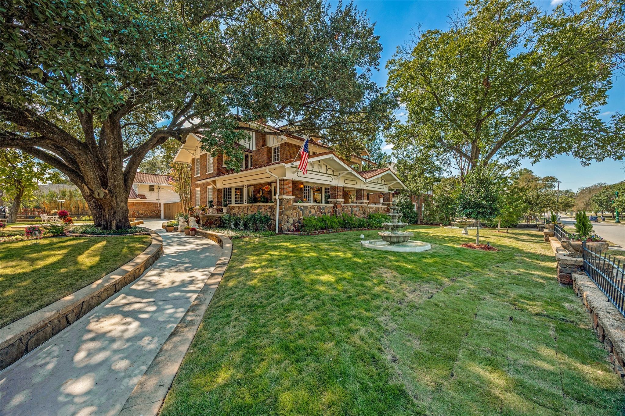 main property photo 39