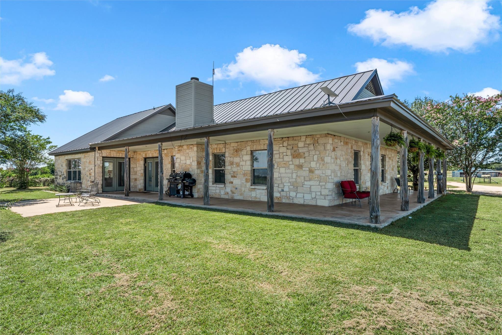 main property photo 21