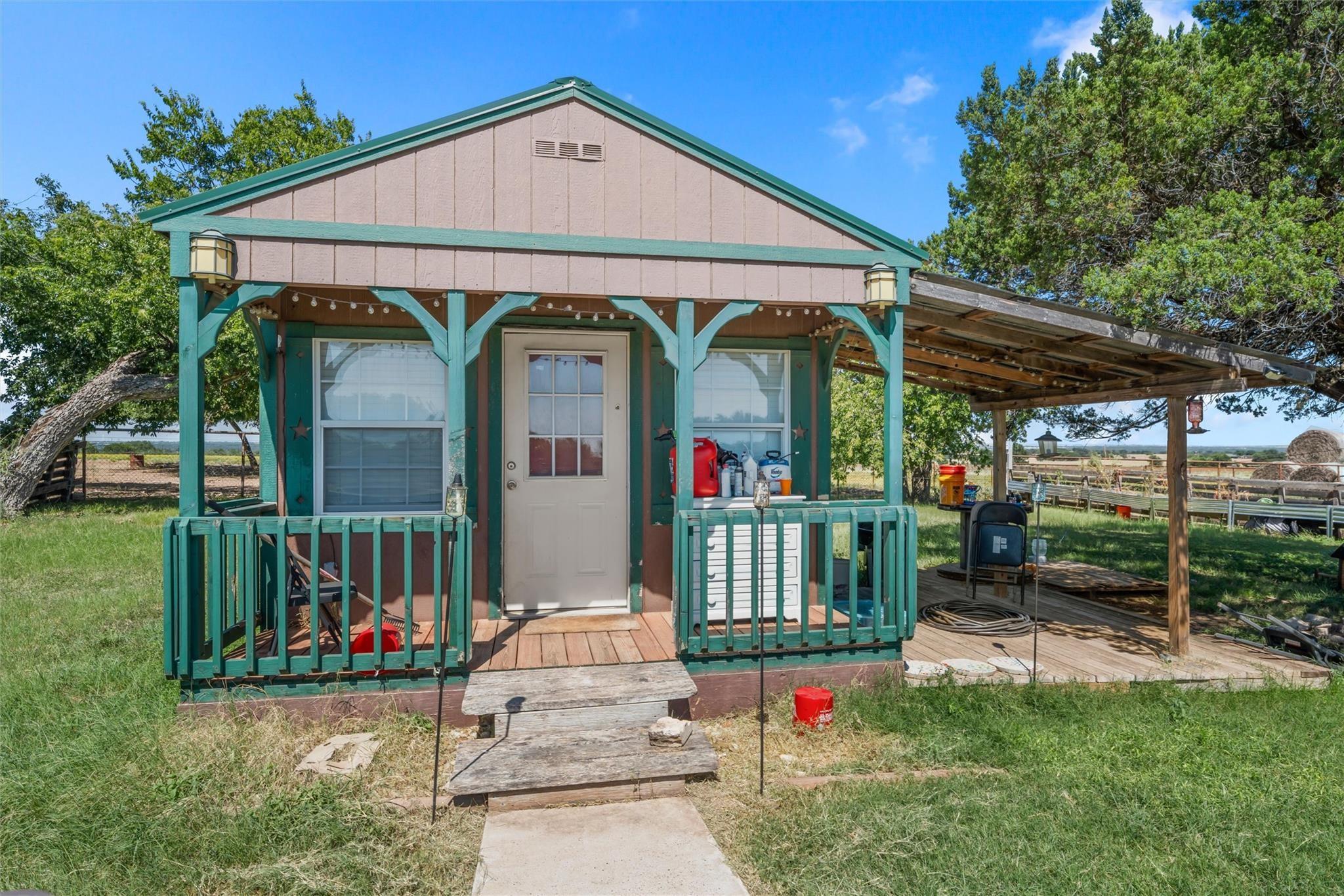 main property photo 28