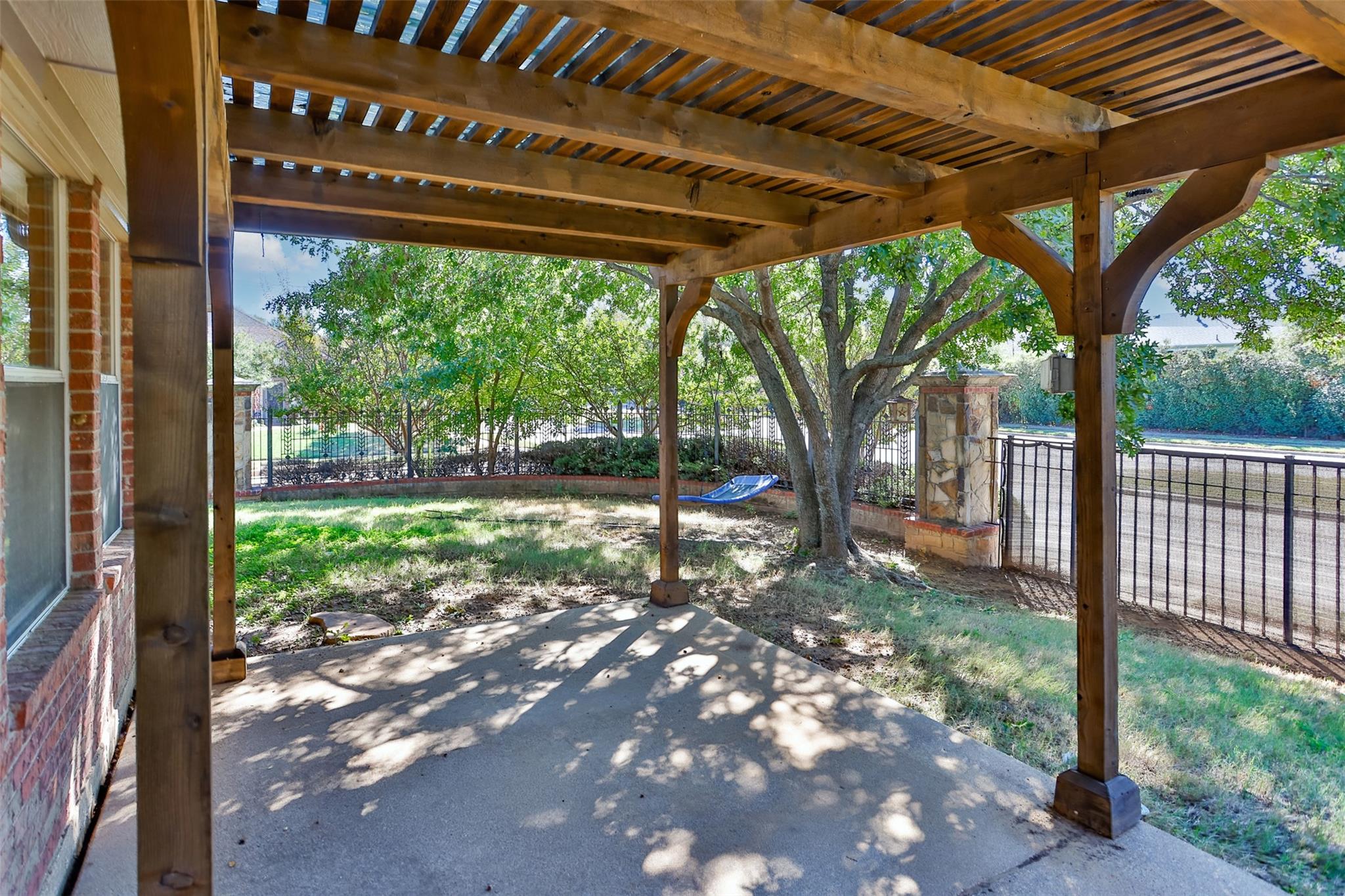 main property photo 33