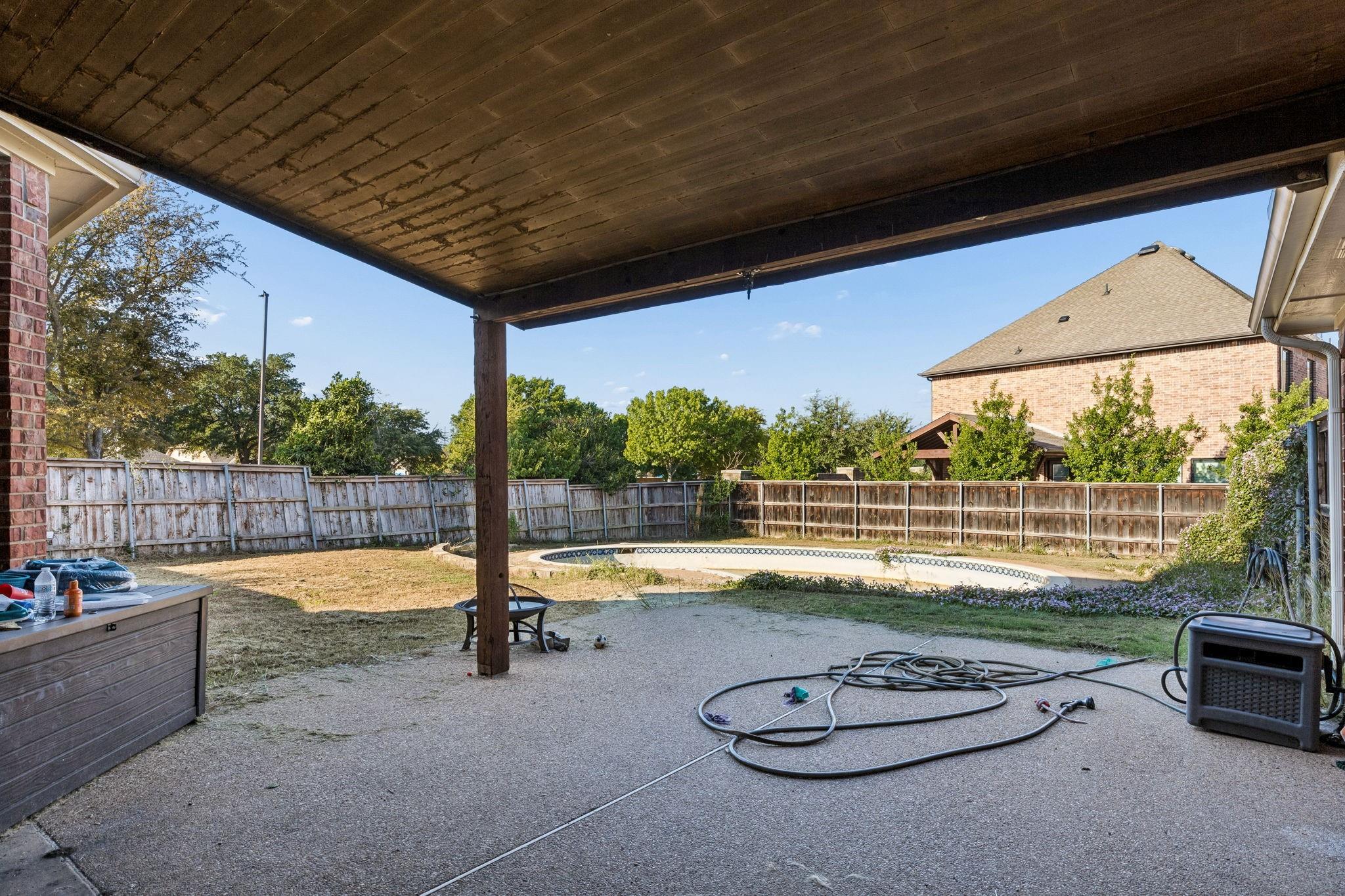 main property photo 28