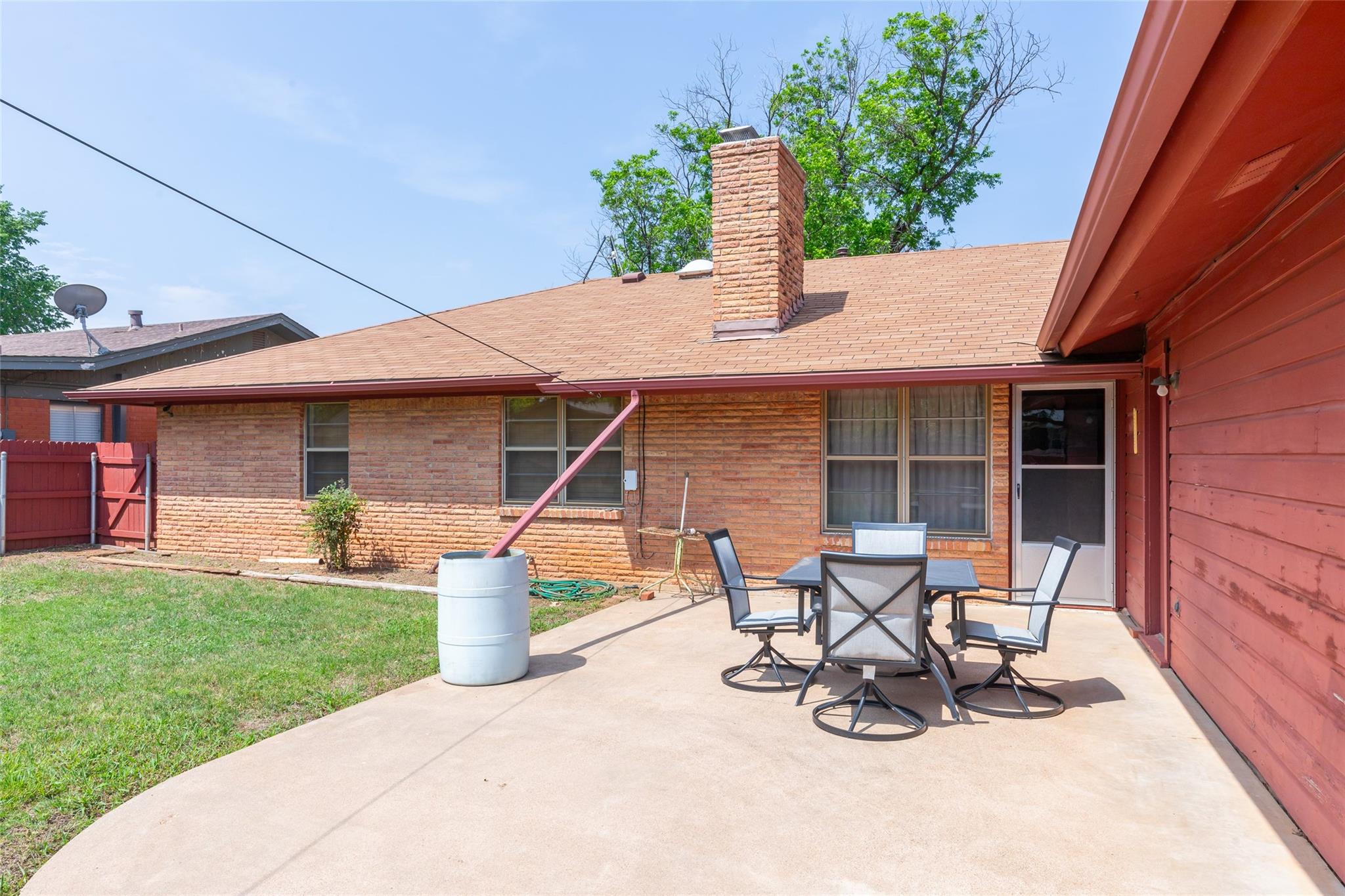 main property photo 39