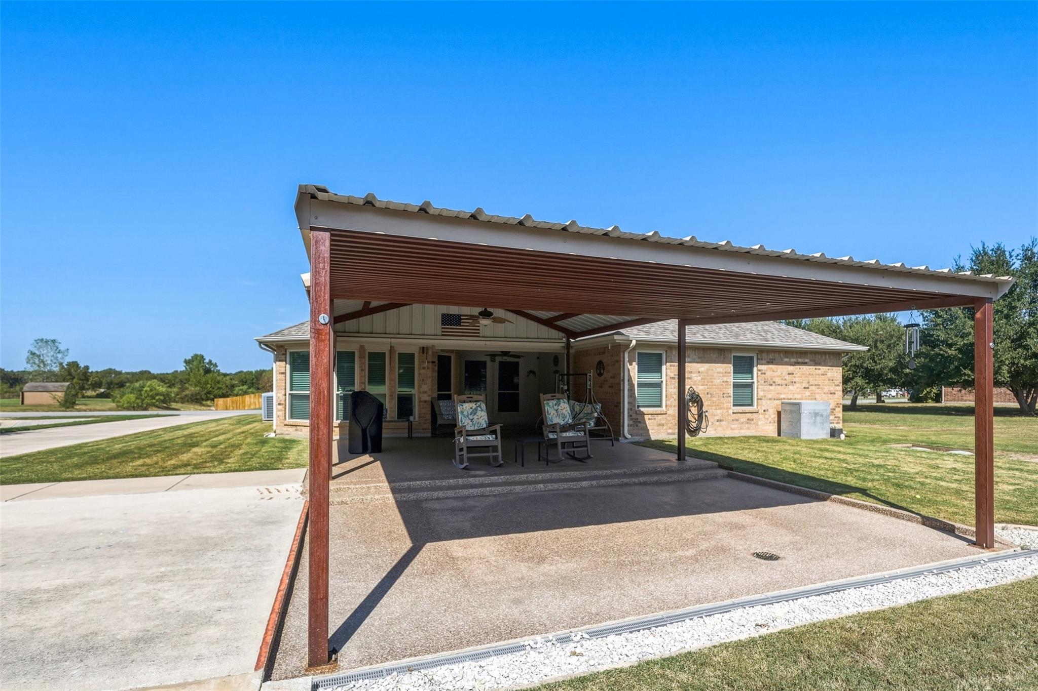 main property photo 23