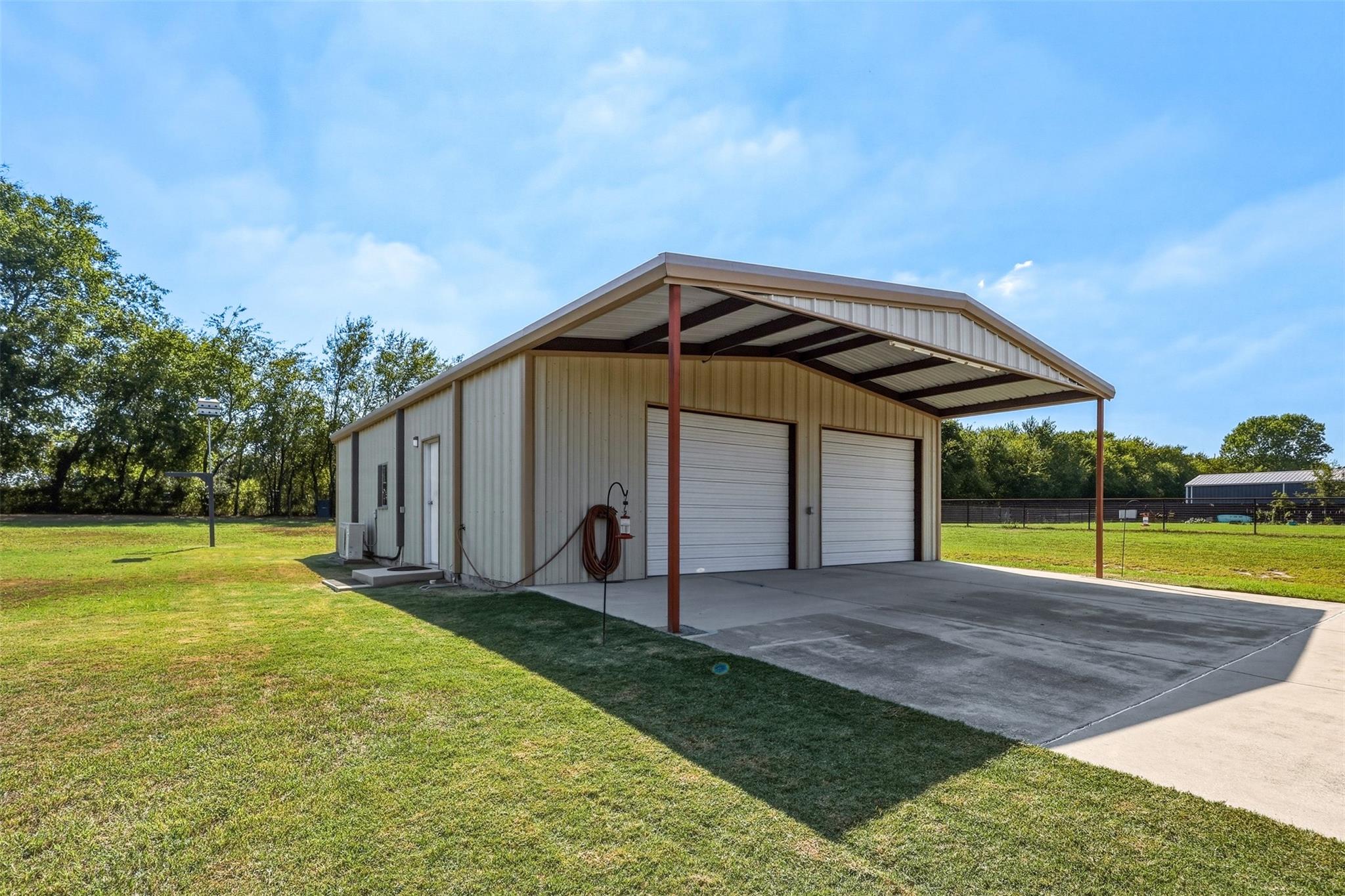 main property photo 27