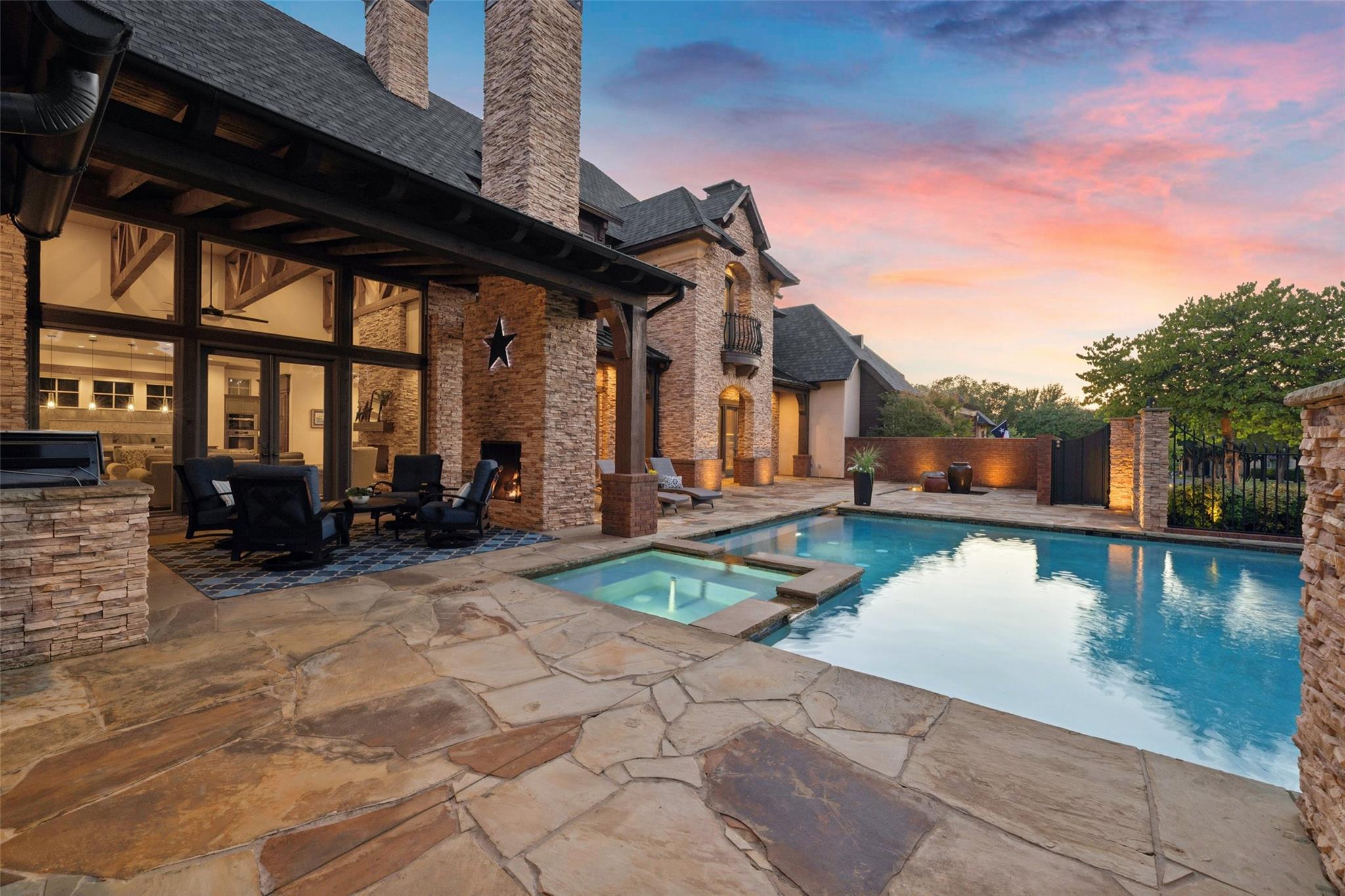 main property photo 36