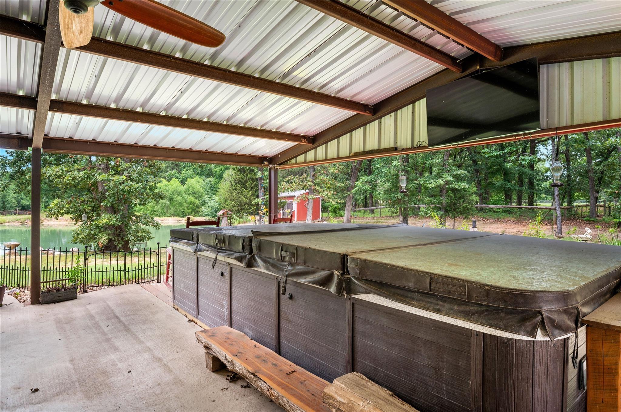 main property photo 28