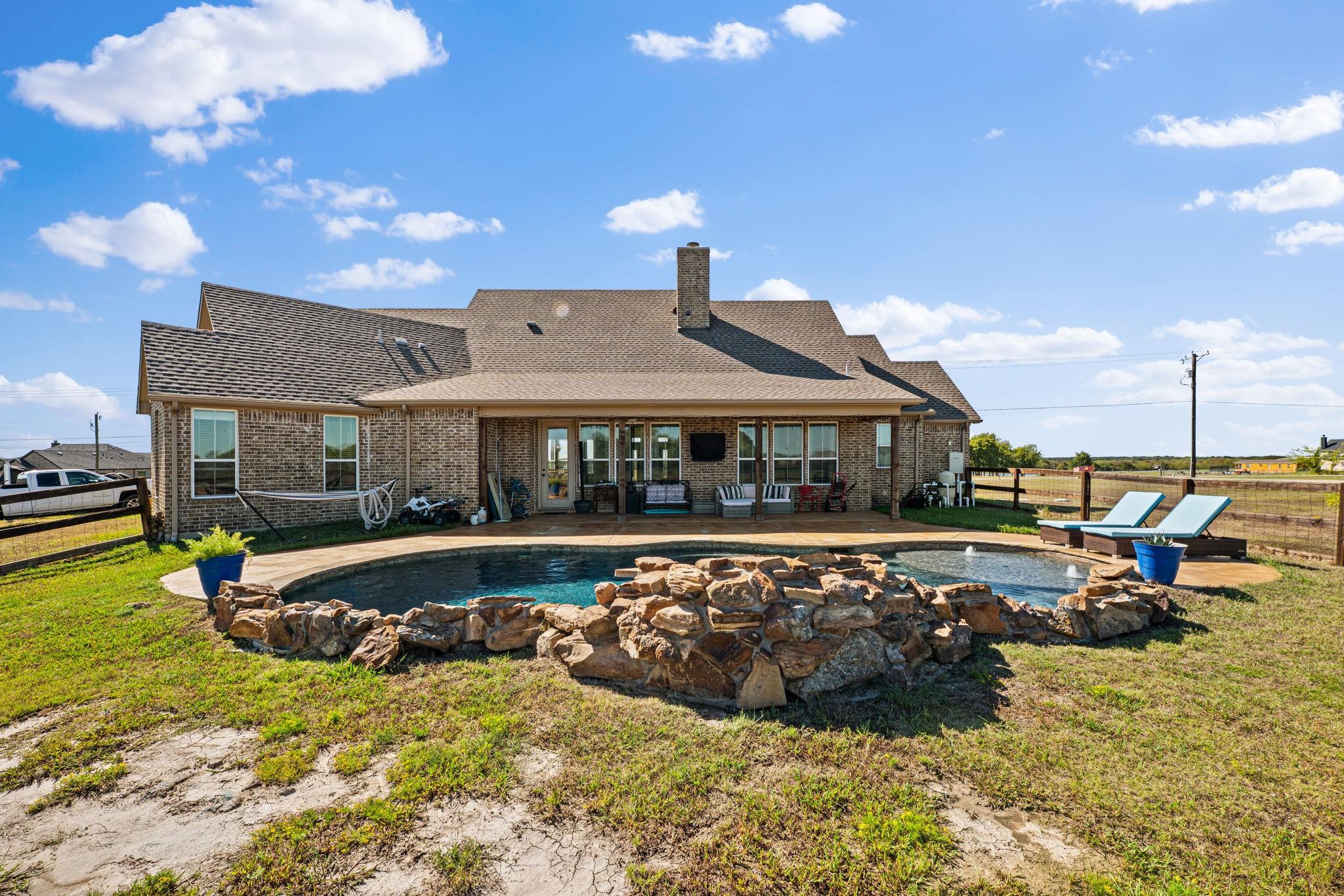 main property photo 26