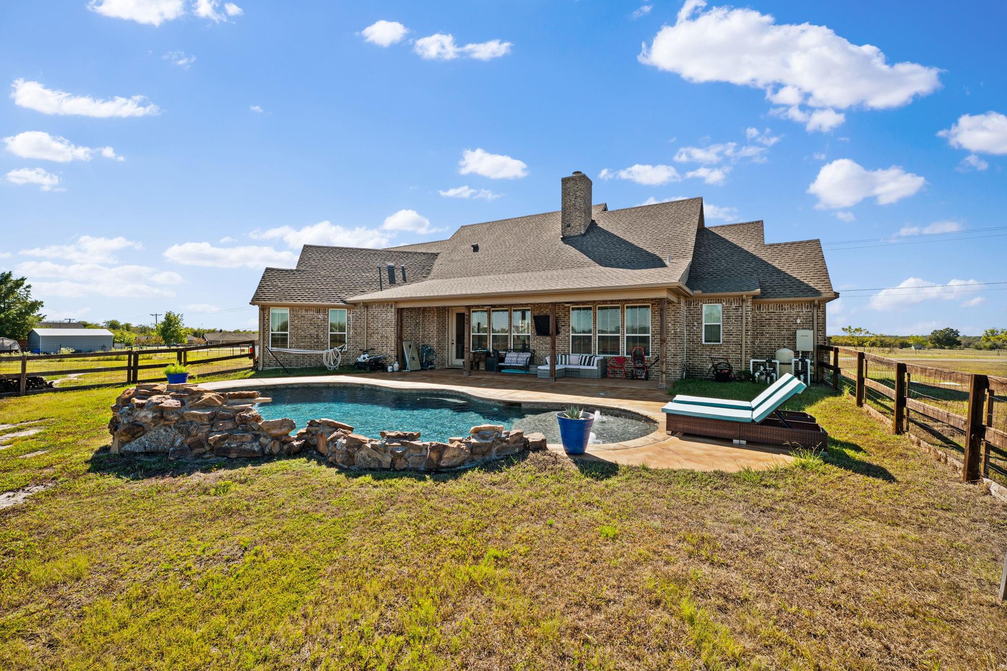 main property photo 27