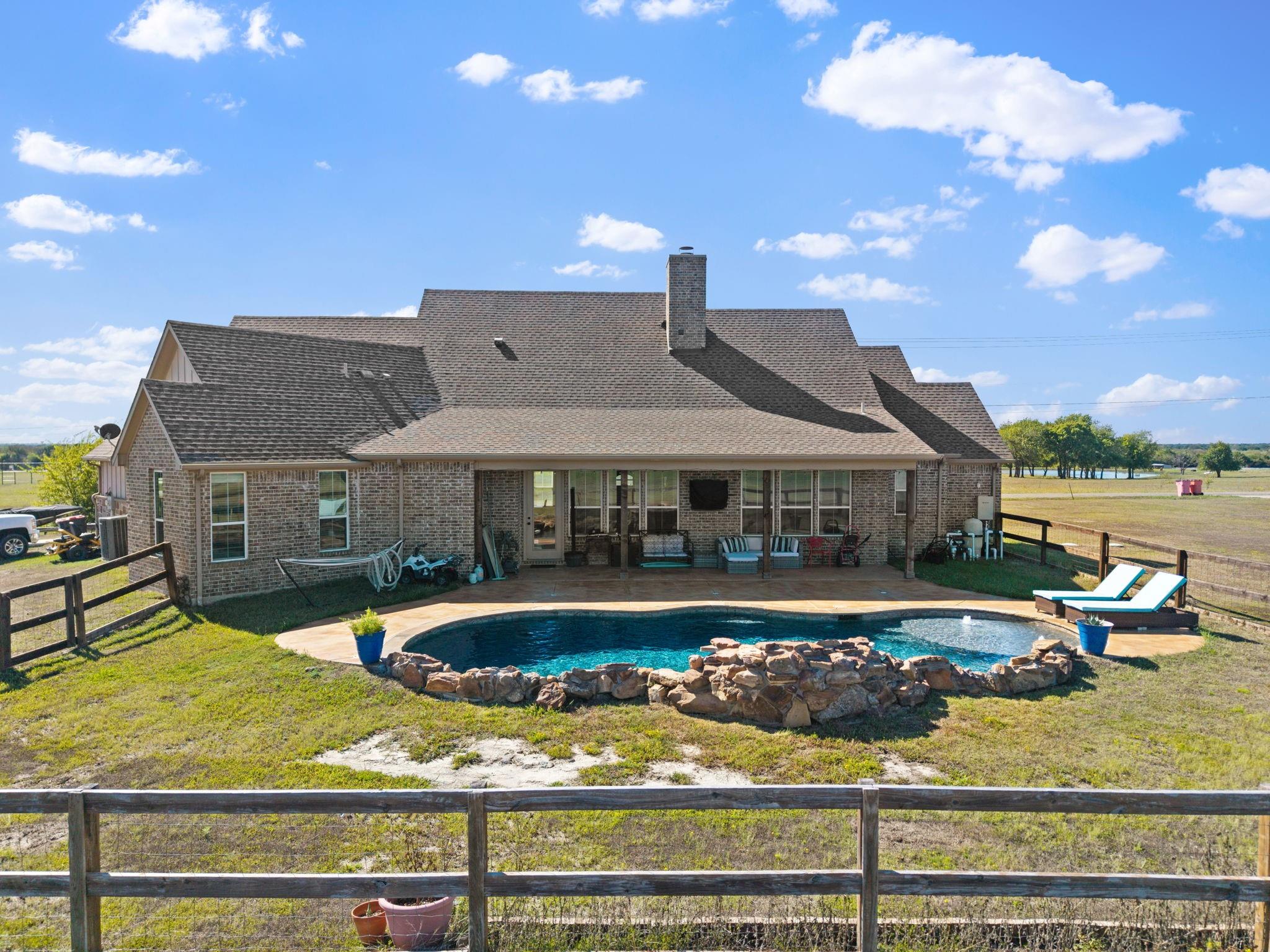 main property photo 32