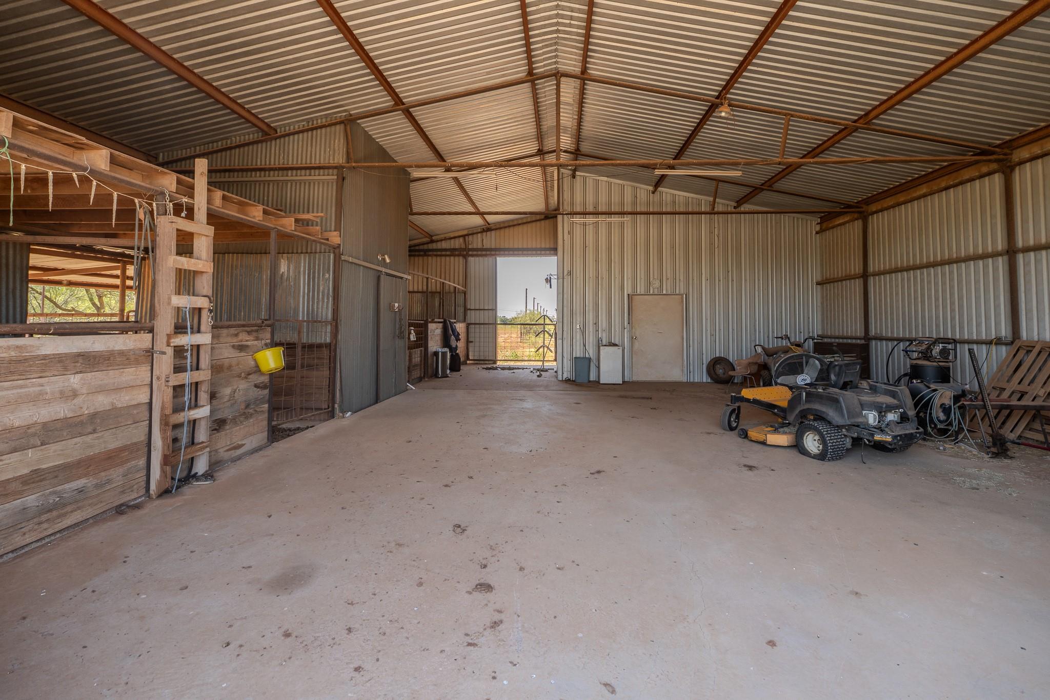 main property photo 33