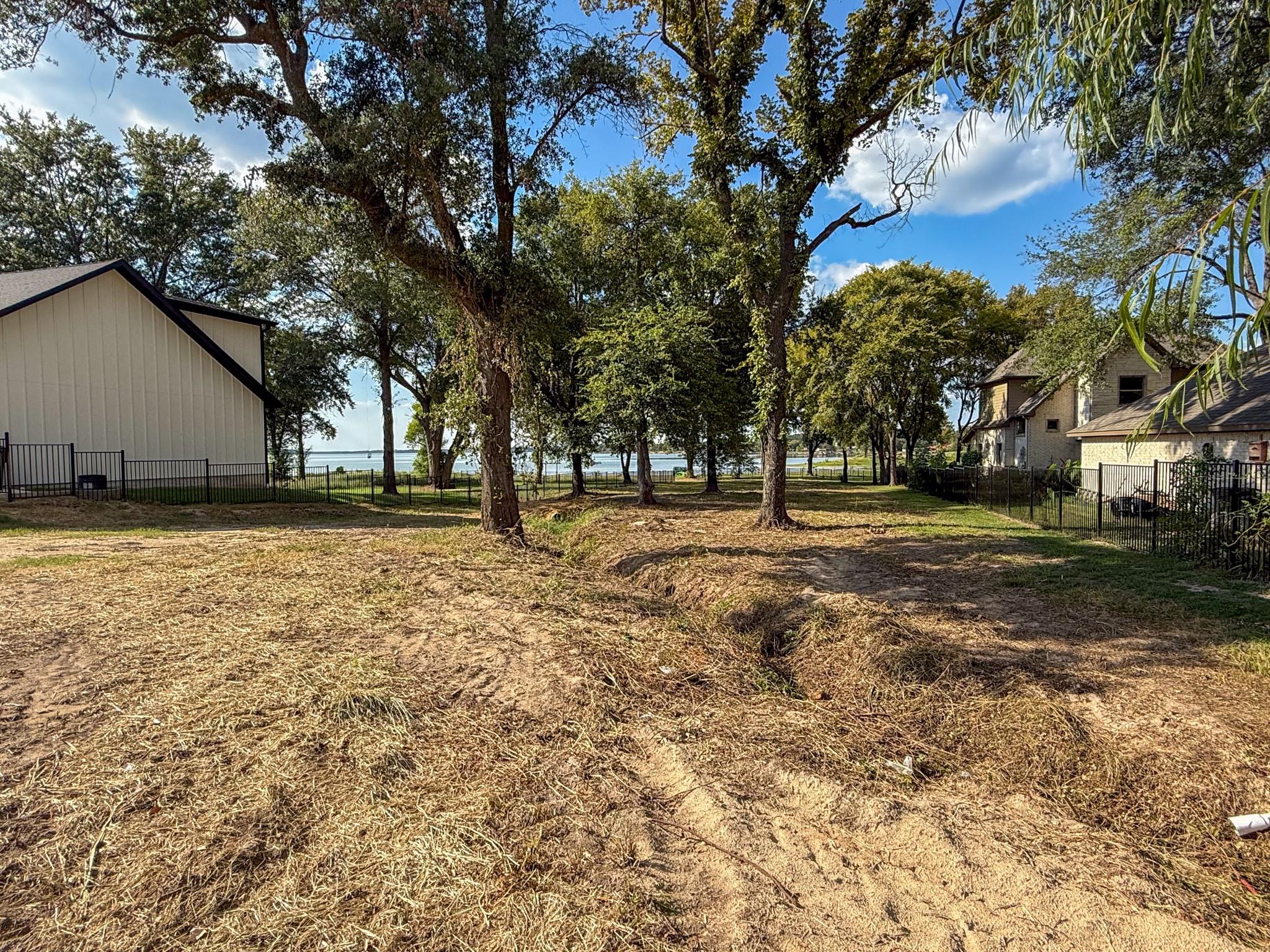 main property photo 18