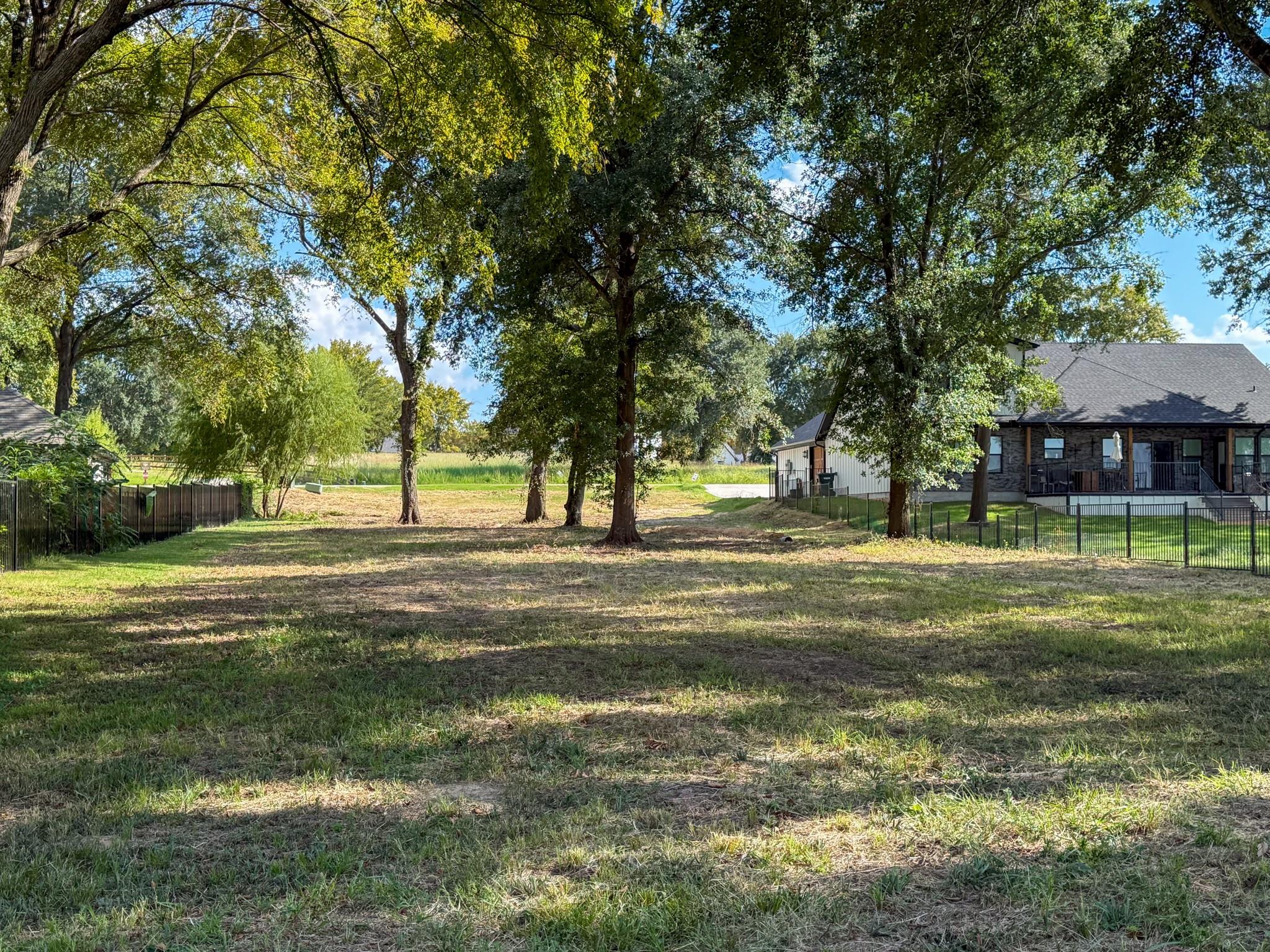 main property photo 25
