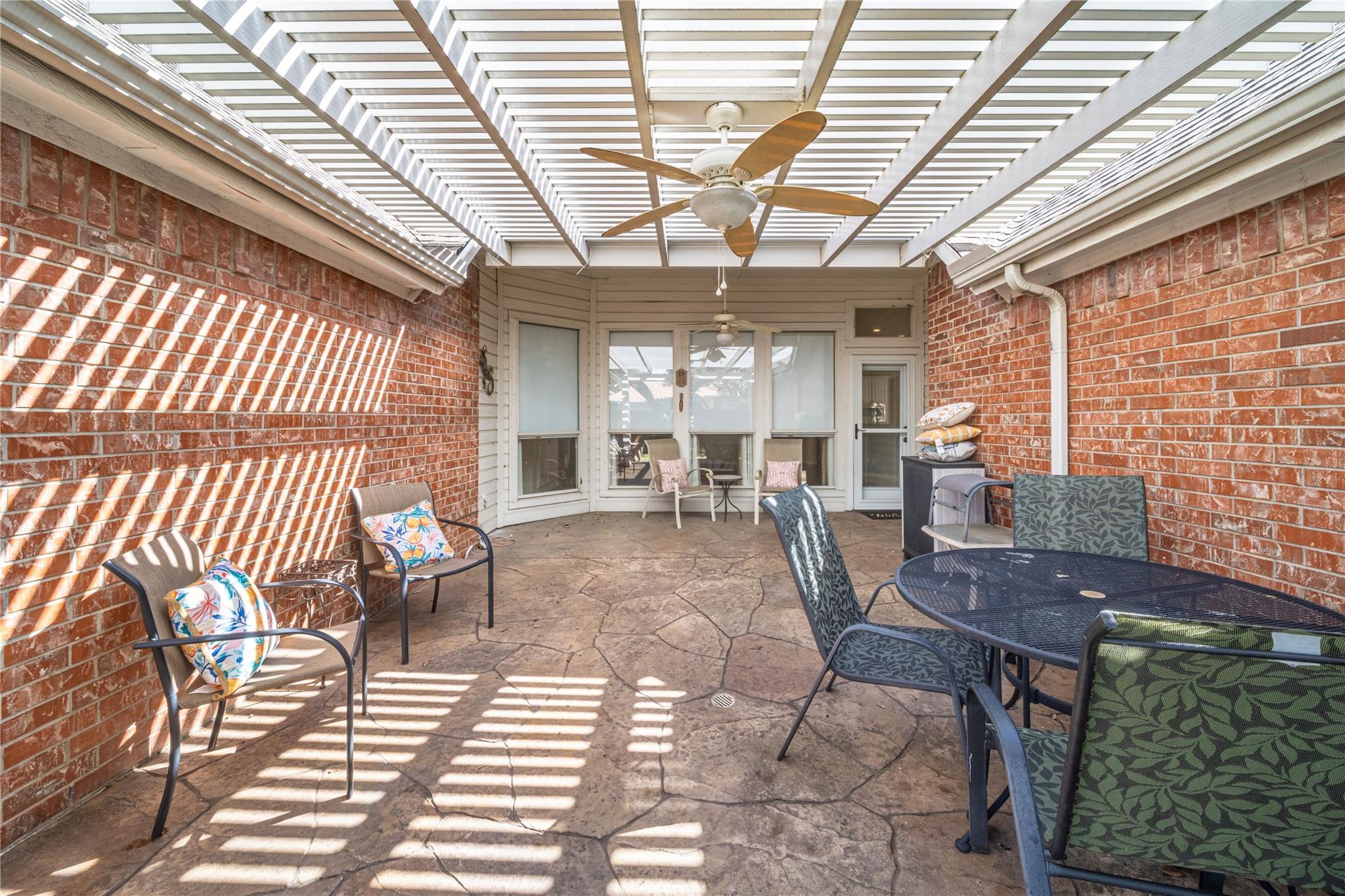 main property photo 23