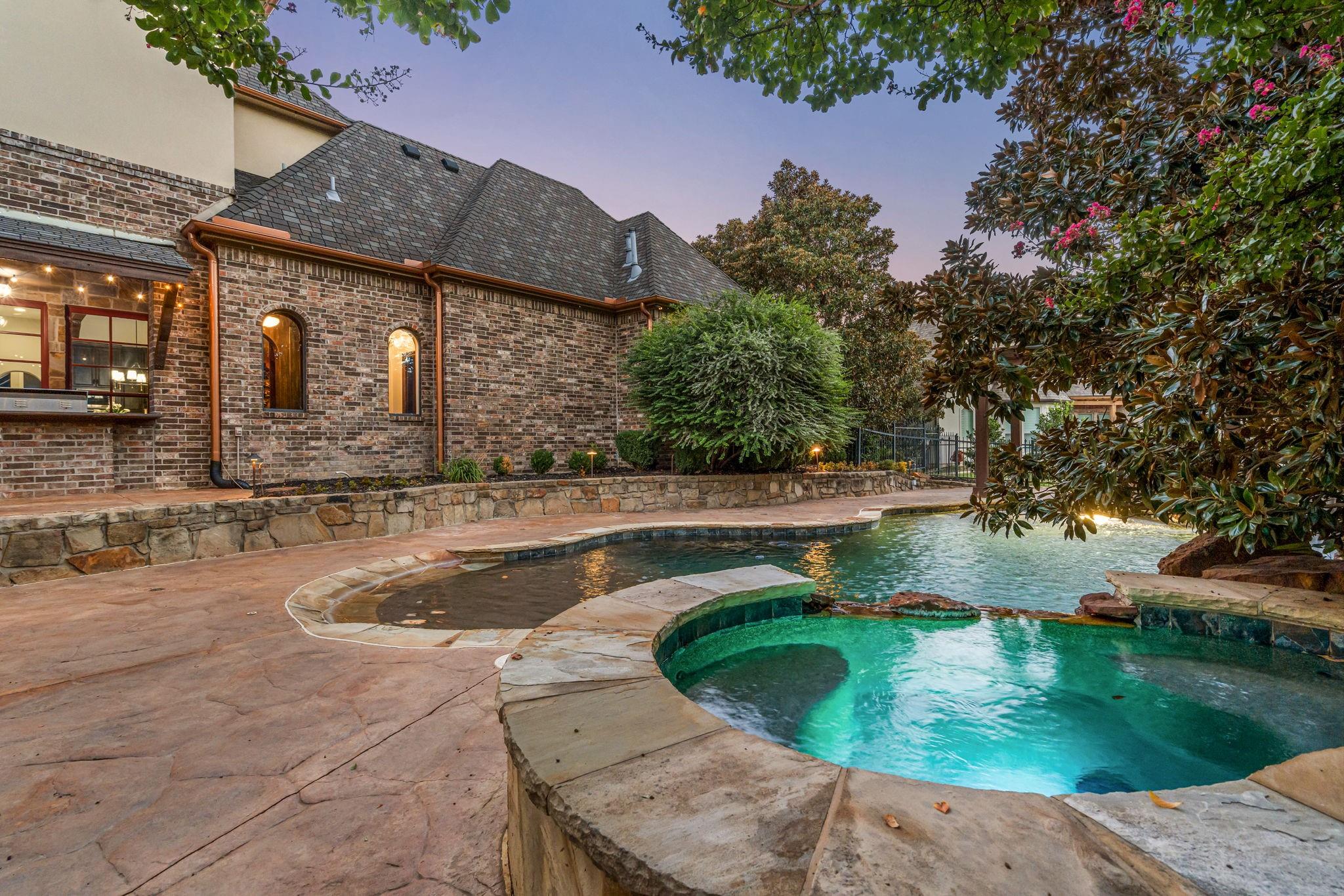 main property photo 33