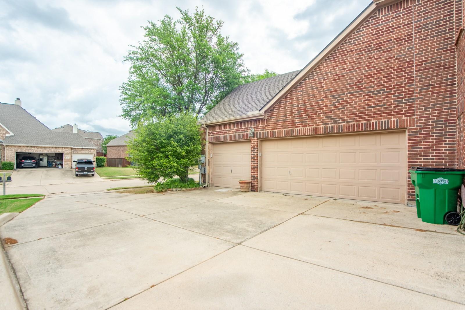 main property photo 23