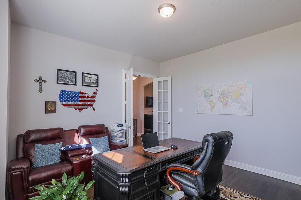 main property photo 9