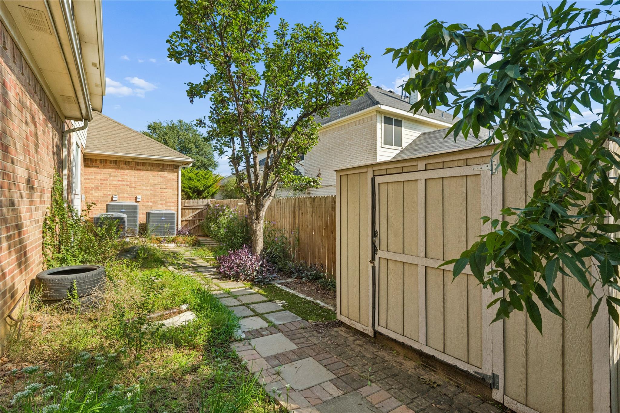 main property photo 34
